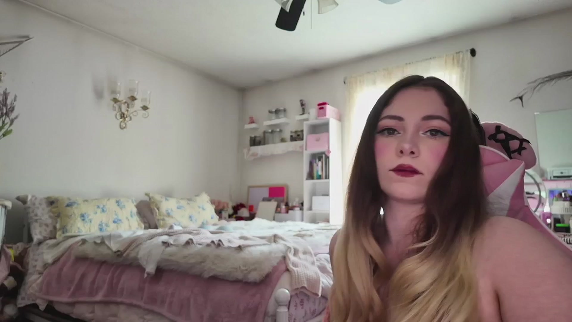 Gallery image thumbnail from lolypopbubble's myfreecams stream on, 03/30/2026, 20:10 image 5 of 20