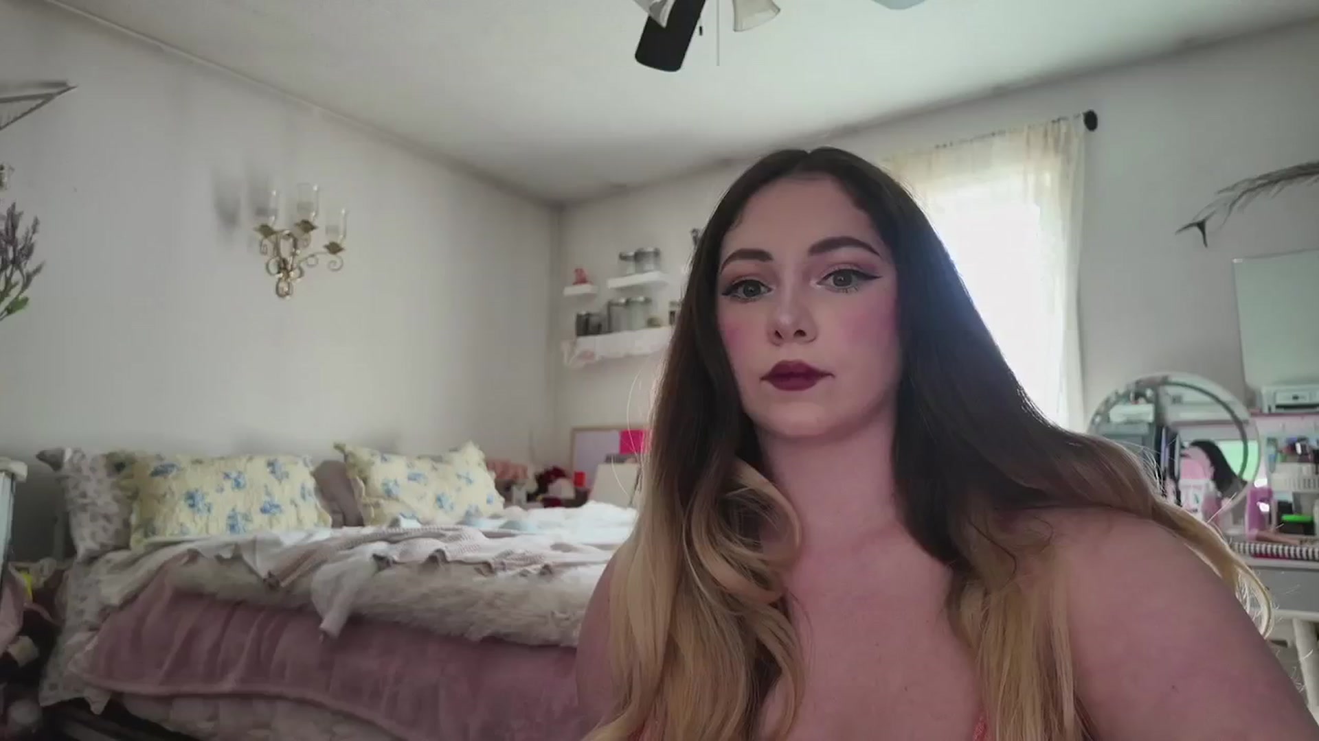 Gallery image thumbnail from lolypopbubble's myfreecams stream on, 03/30/2026, 20:10 image 12 of 20