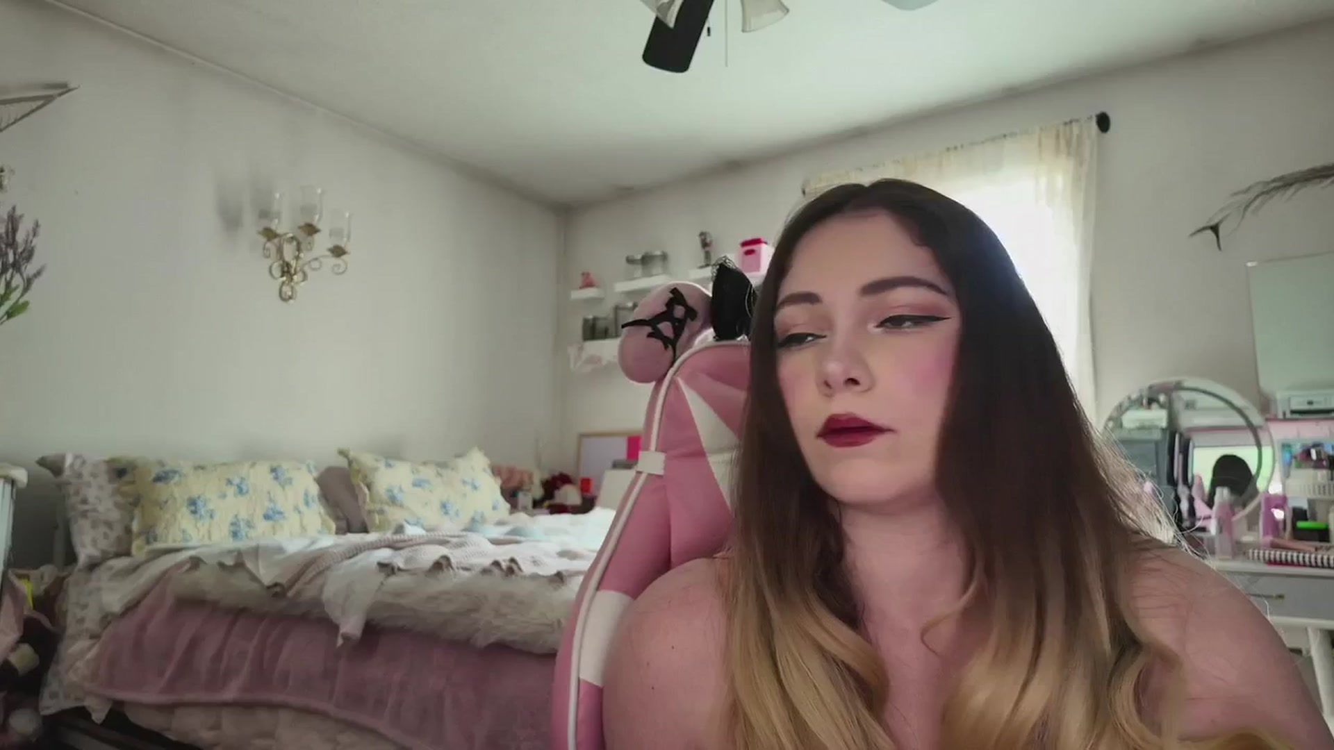 Gallery image thumbnail from lolypopbubble's myfreecams stream on, 03/30/2026, 20:10 image 11 of 20