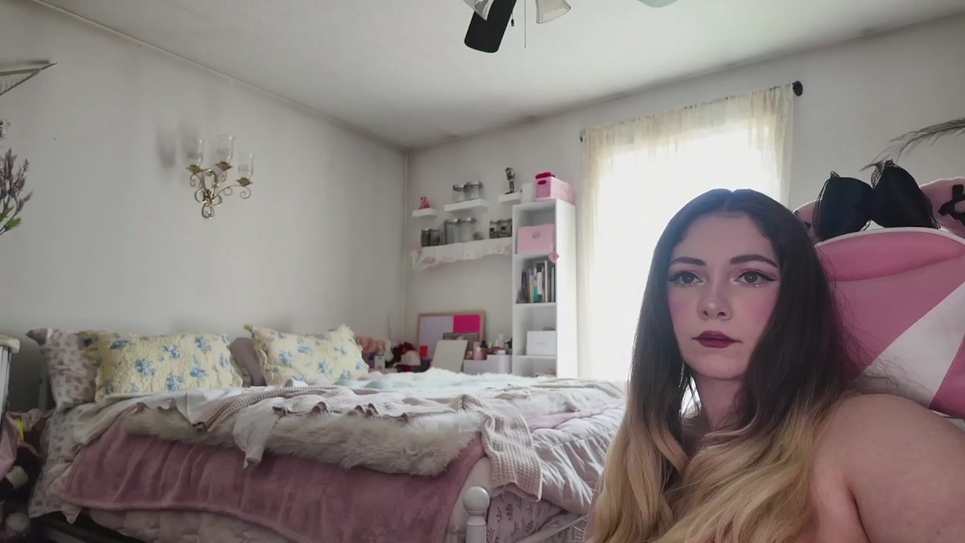 Gallery image thumbnail from lolypopbubble's myfreecams stream on, 03/30/2026, 20:10 image 8 of 20