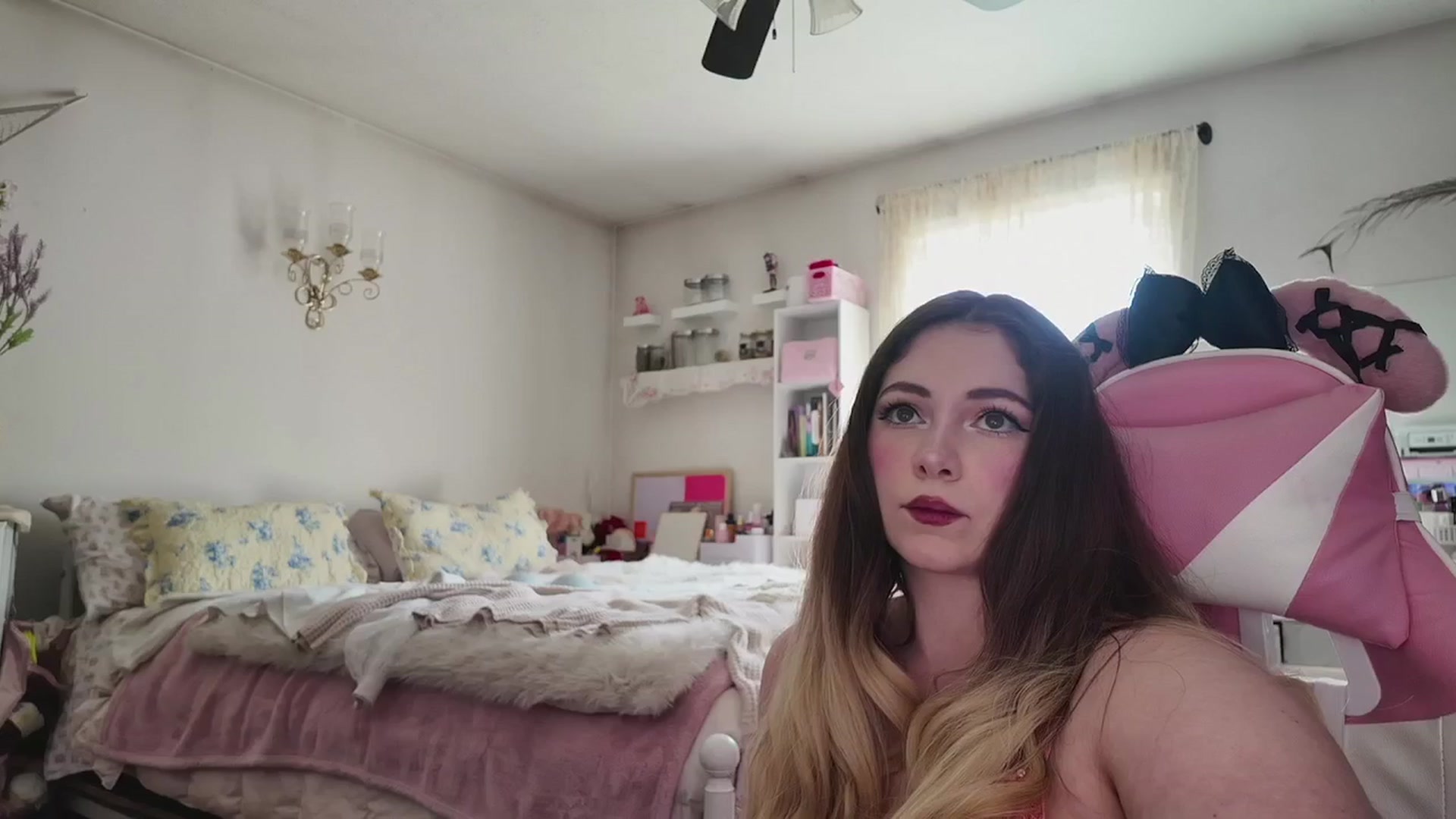 Gallery image thumbnail from lolypopbubble's myfreecams stream on, 03/30/2026, 20:10 image 20 of 20