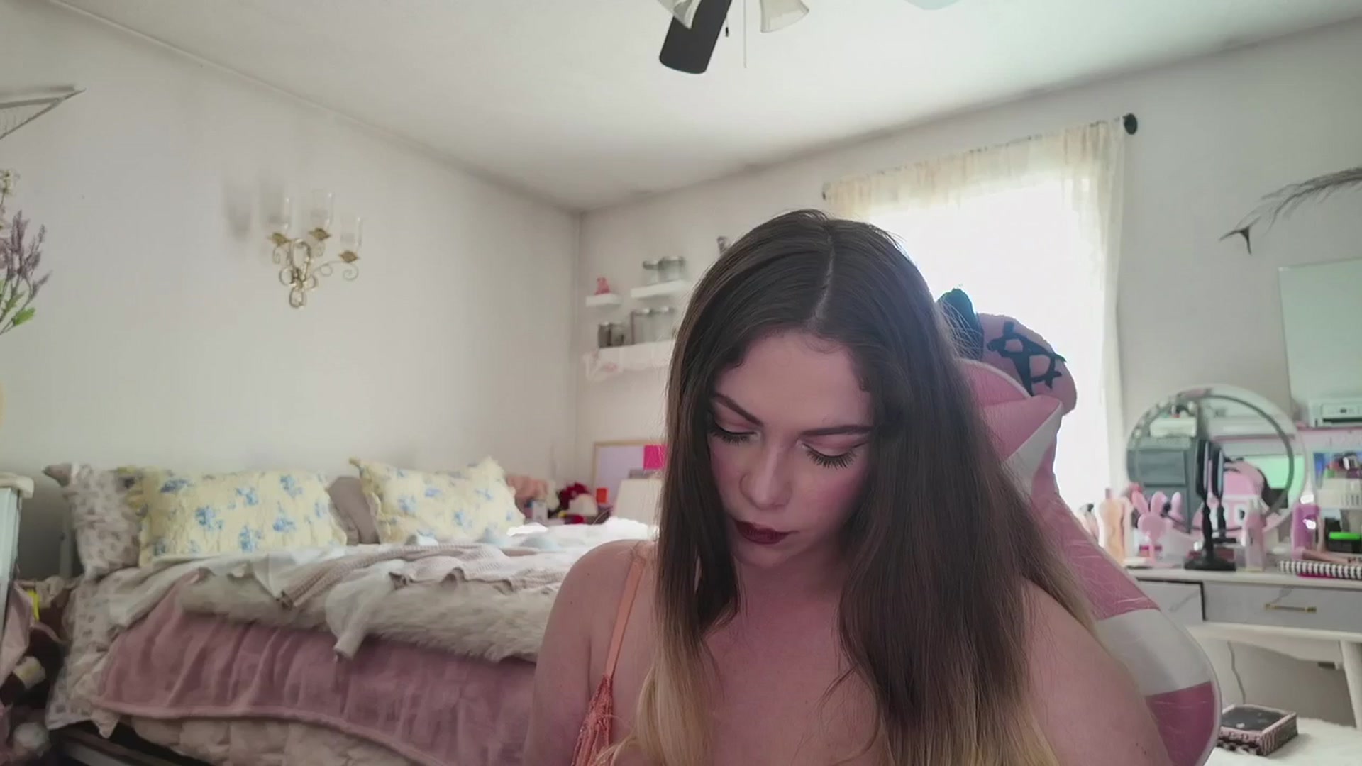 Gallery image thumbnail from lolypopbubble's myfreecams stream on, 03/30/2026, 21:22 image 1 of 20