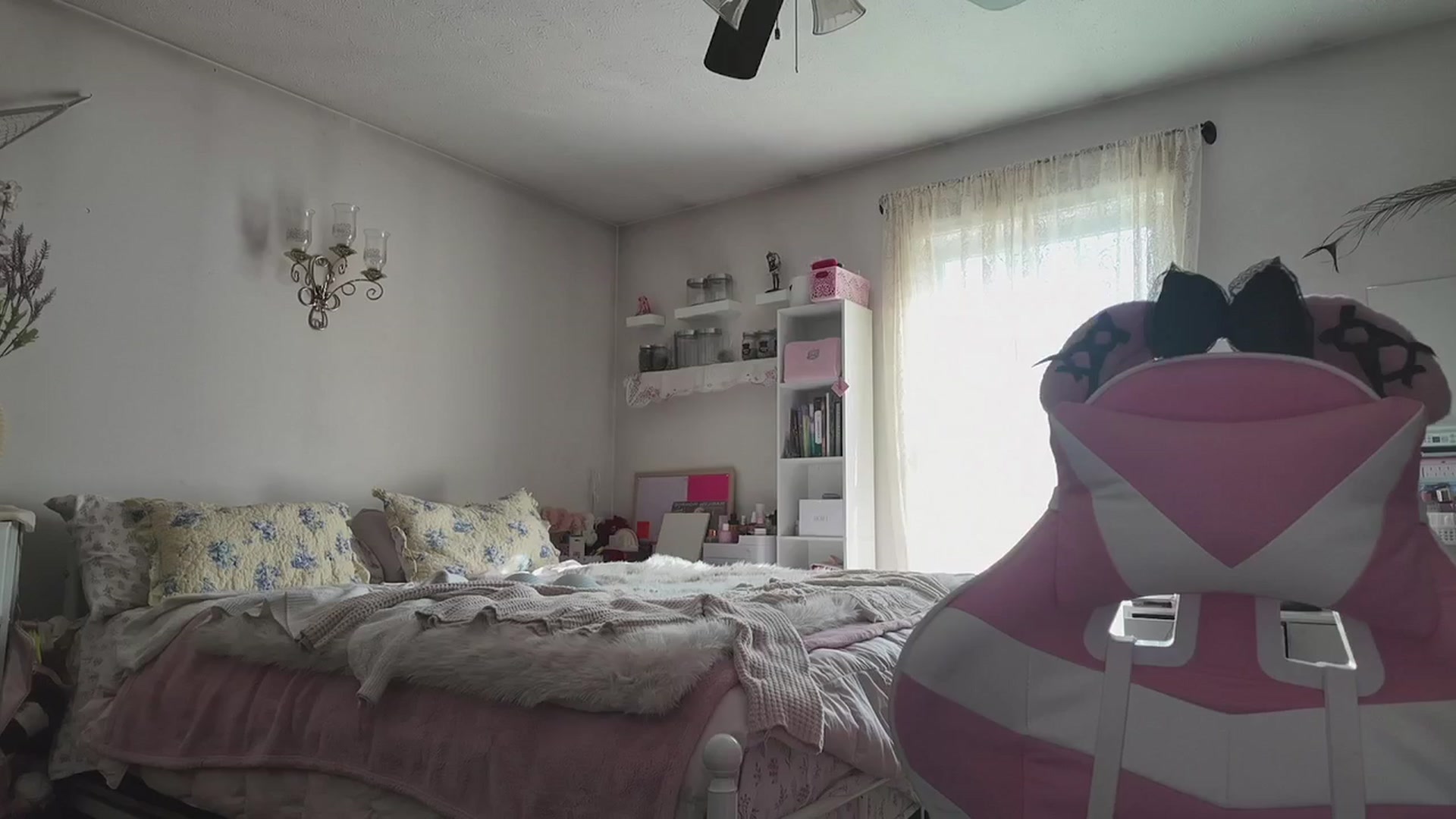 Gallery image thumbnail from lolypopbubble's myfreecams stream on, 03/30/2026, 21:22 image 4 of 20