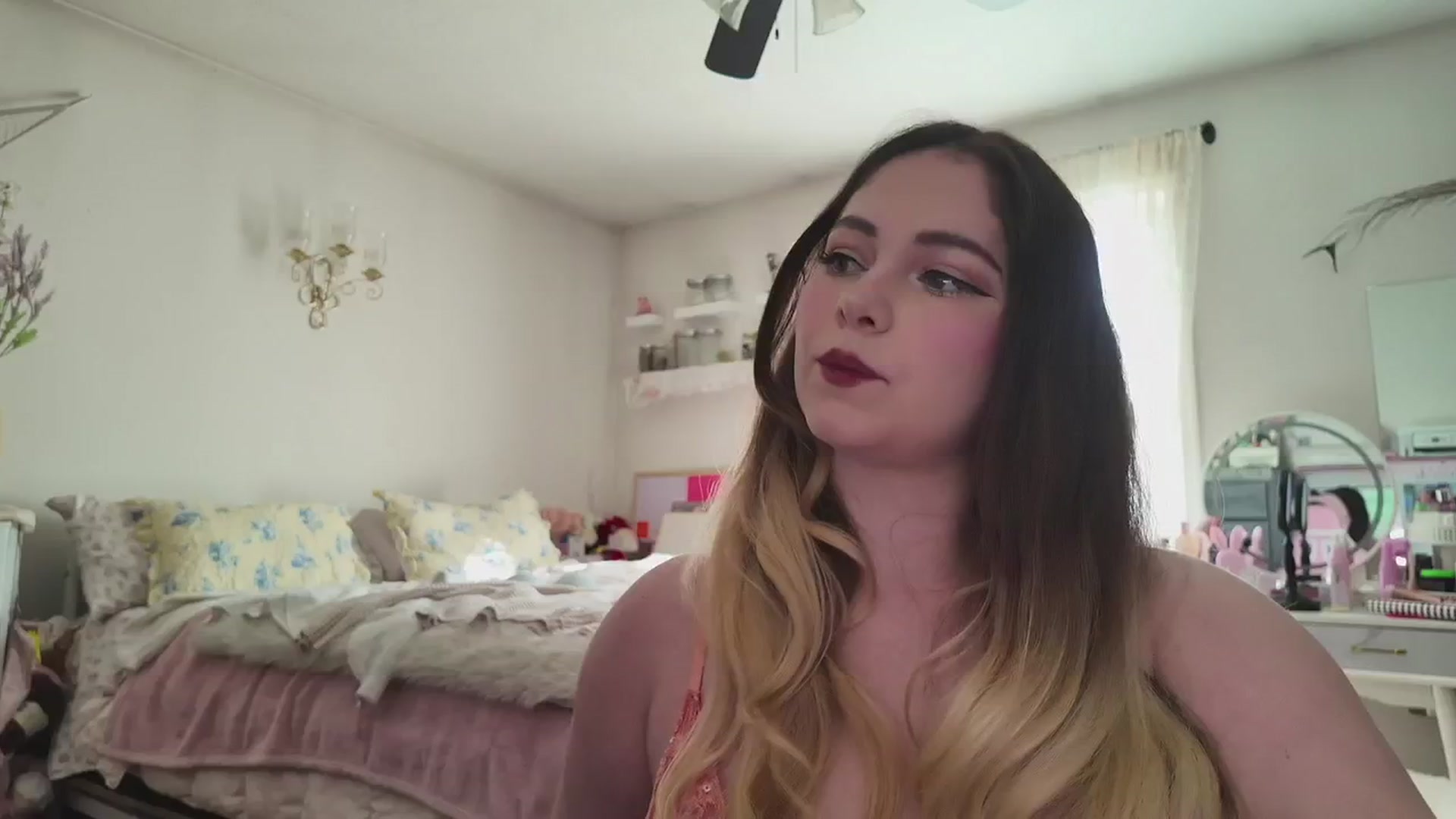 Gallery image thumbnail from lolypopbubble's myfreecams stream on, 03/30/2026, 21:22 image 8 of 20