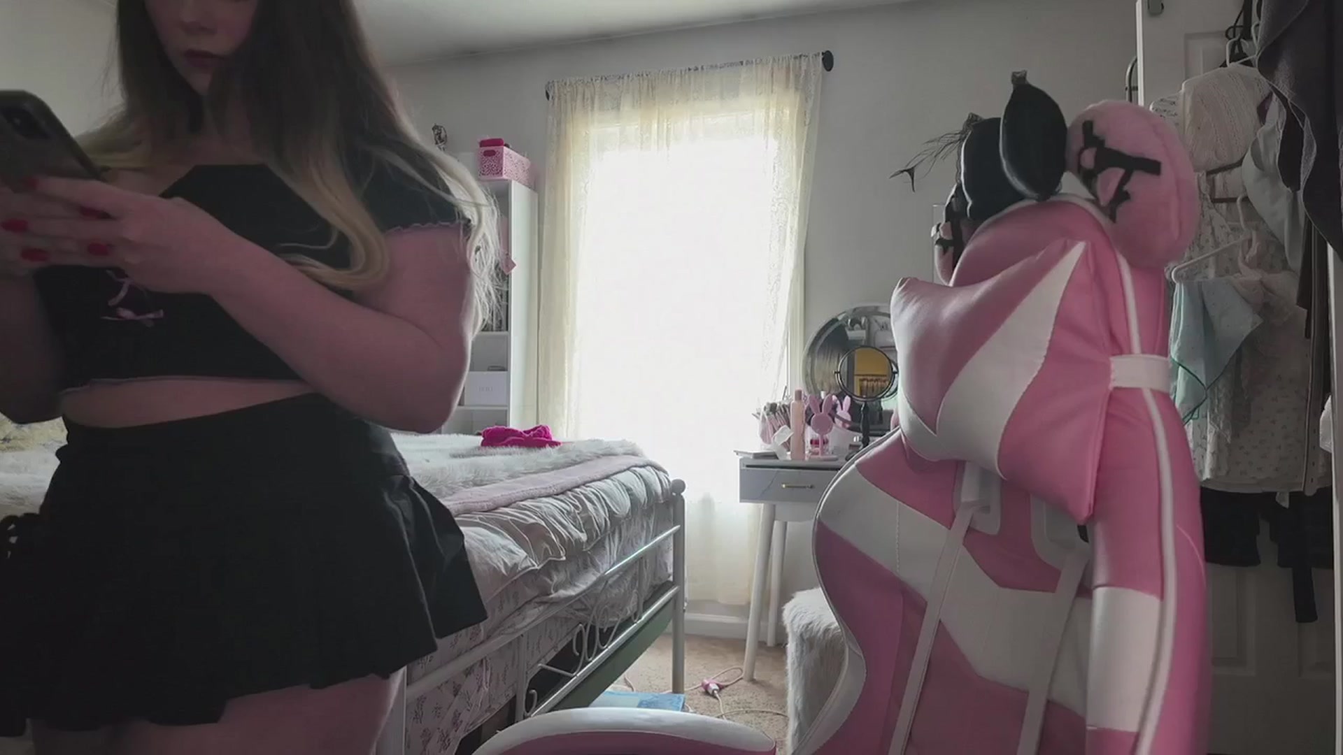 Gallery image thumbnail from lolypopbubble's myfreecams stream on, 03/31/2026, 17:59 image 15 of 20