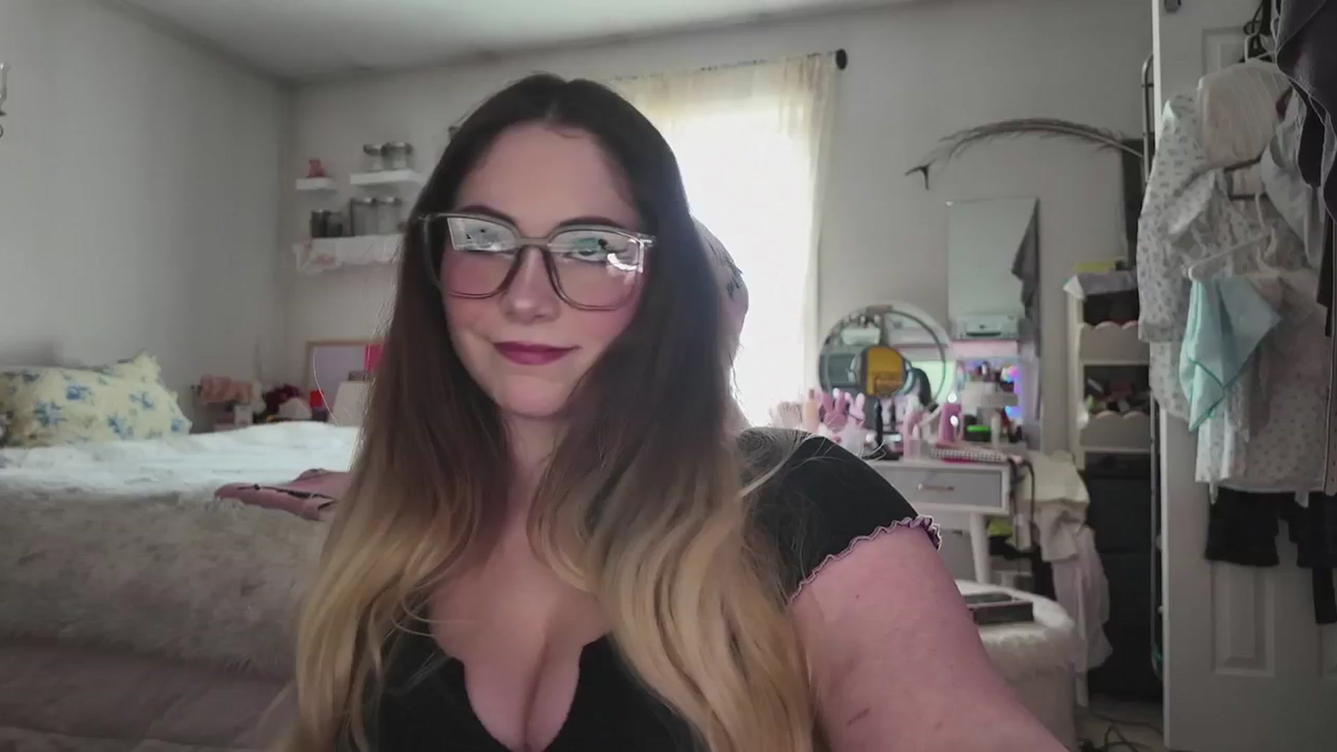 Gallery image thumbnail from lolypopbubble's myfreecams stream on, 03/31/2026, 19:07 image 16 of 20
