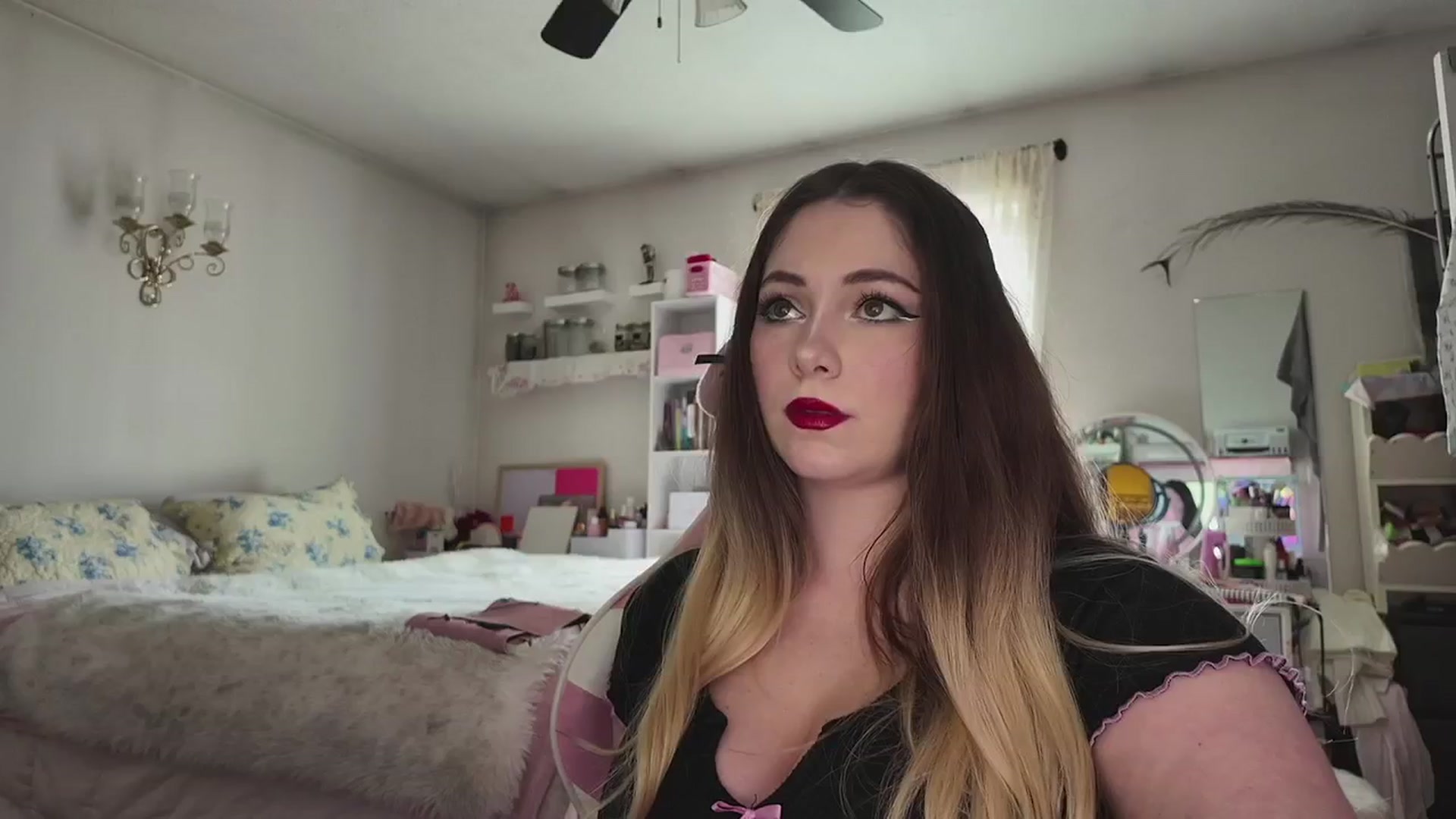 Gallery image thumbnail from lolypopbubble's myfreecams stream on, 03/31/2026, 20:56 image 3 of 20