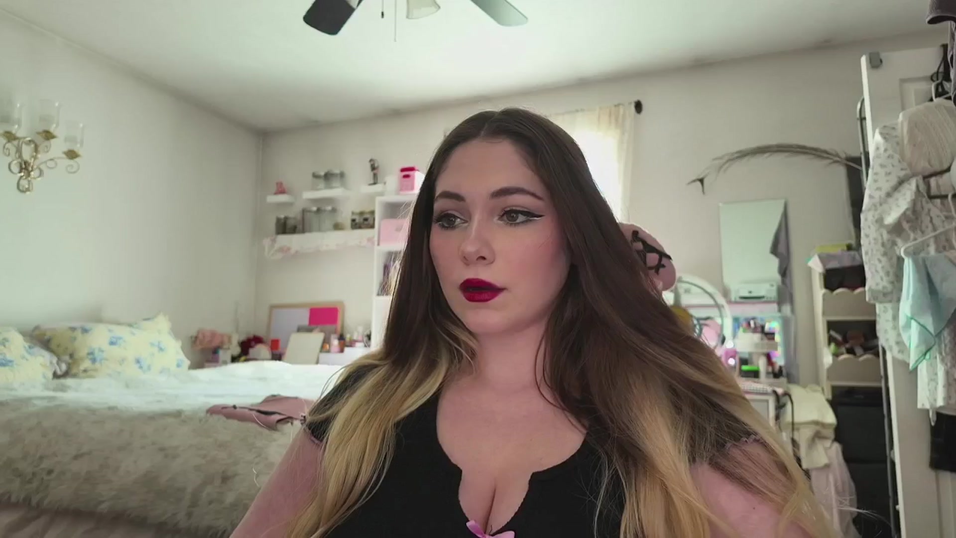 Gallery image thumbnail from lolypopbubble's myfreecams stream on, 03/31/2026, 20:56 image 9 of 20