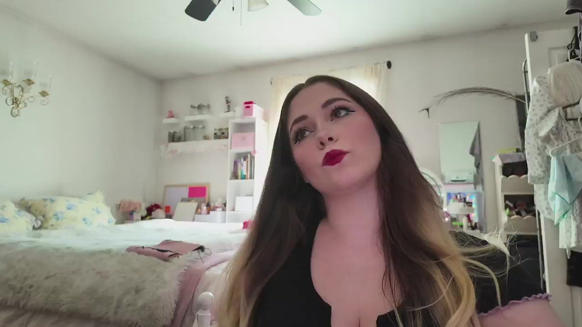 Gallery image thumbnail from lolypopbubble's myfreecams stream on, 03/31/2026, 20:56 image 15 of 20