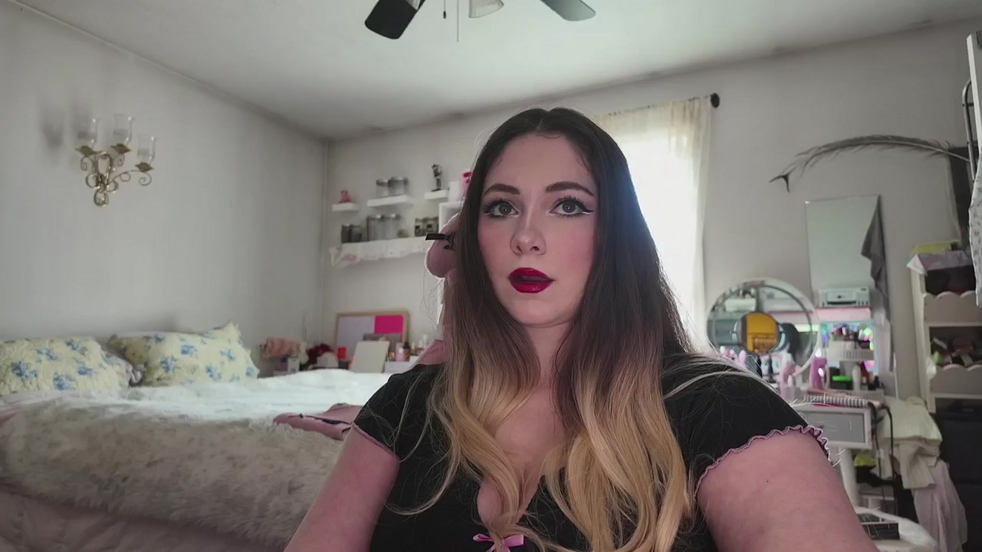 Gallery image thumbnail from lolypopbubble's myfreecams stream on, 03/31/2026, 20:56 image 2 of 20