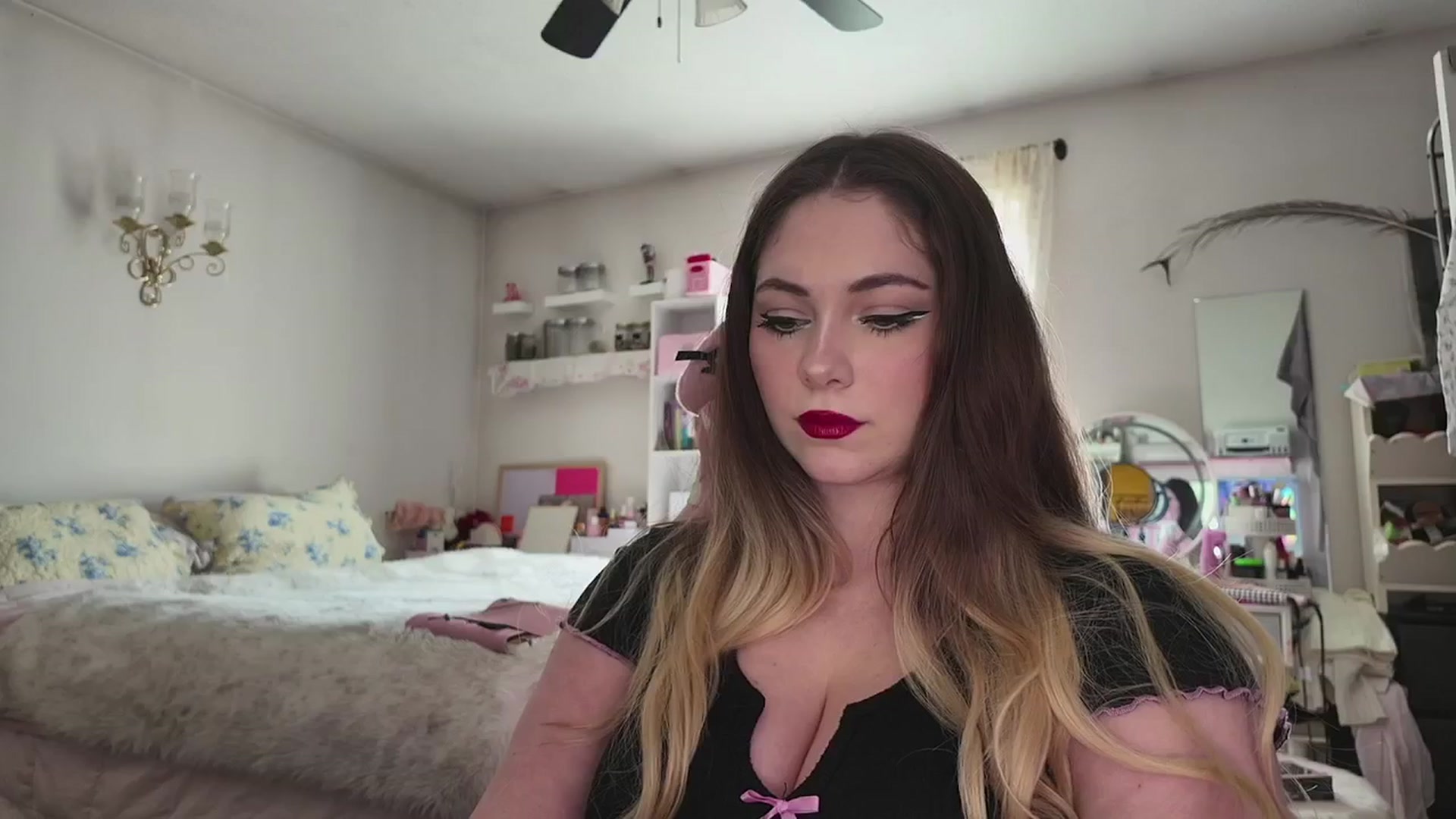 Gallery image thumbnail from lolypopbubble's myfreecams stream on, 03/31/2026, 20:56 image 1 of 20