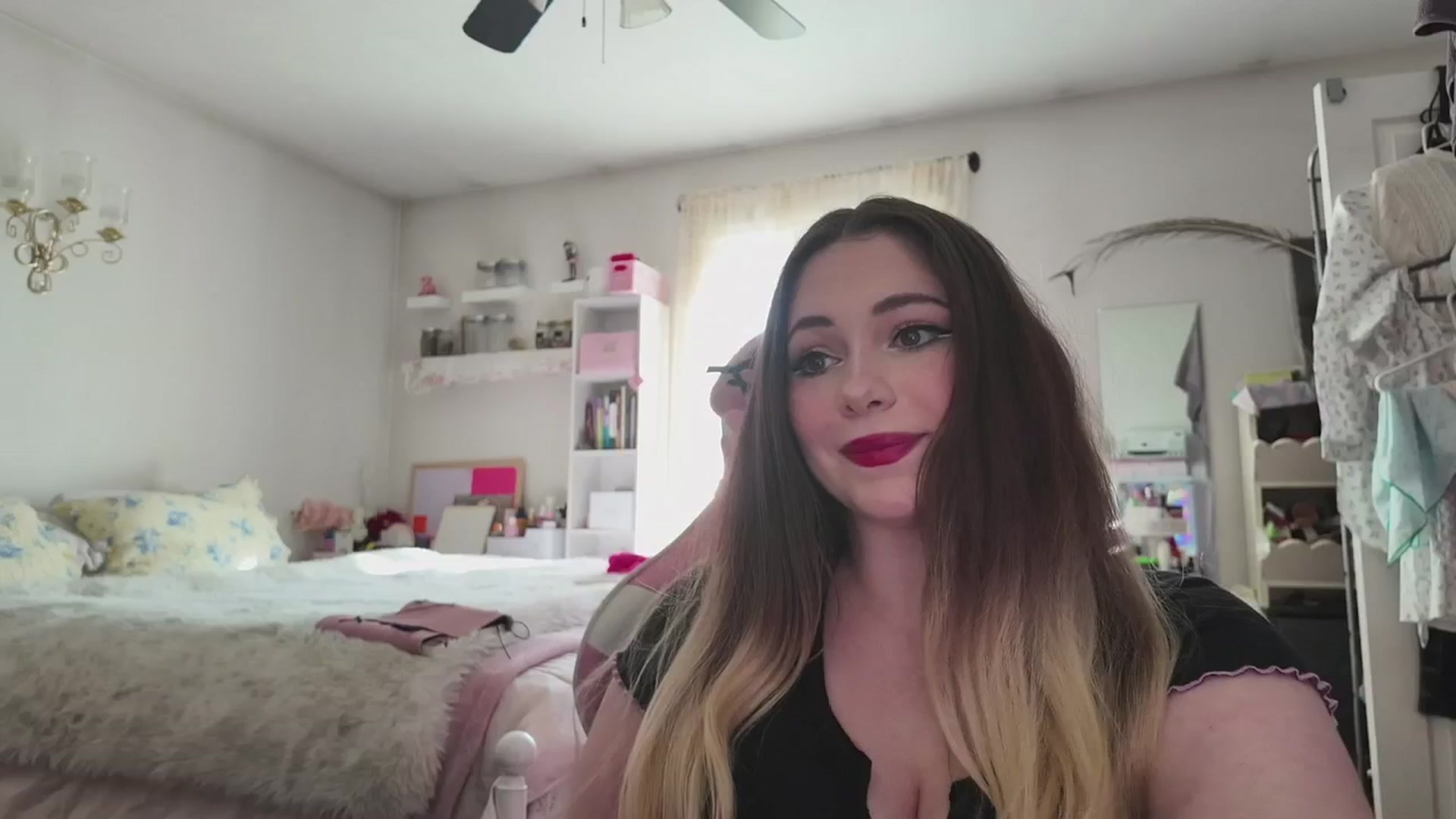 Gallery image thumbnail from lolypopbubble's myfreecams stream on, 03/31/2026, 20:56 image 18 of 20