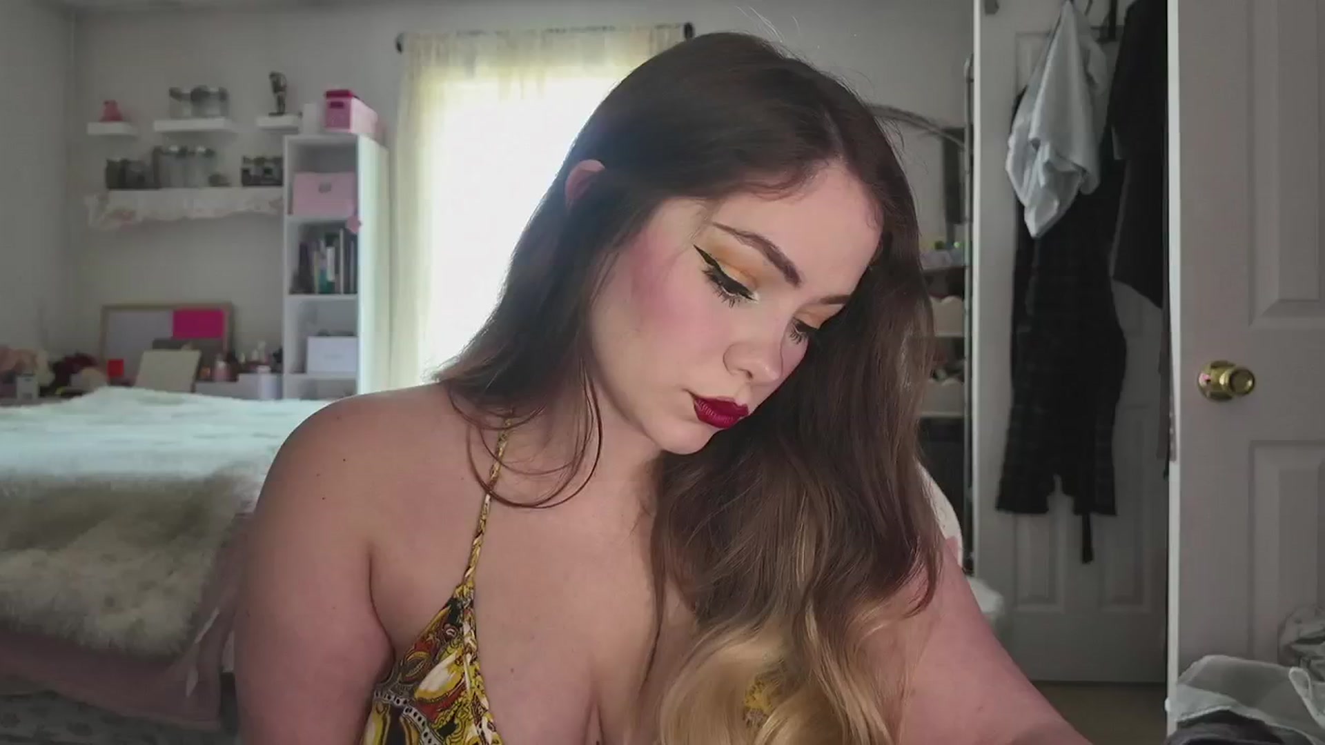 Gallery image thumbnail from lolypopbubble's myfreecams stream on, 04/03/2026, 18:57 image 4 of 20