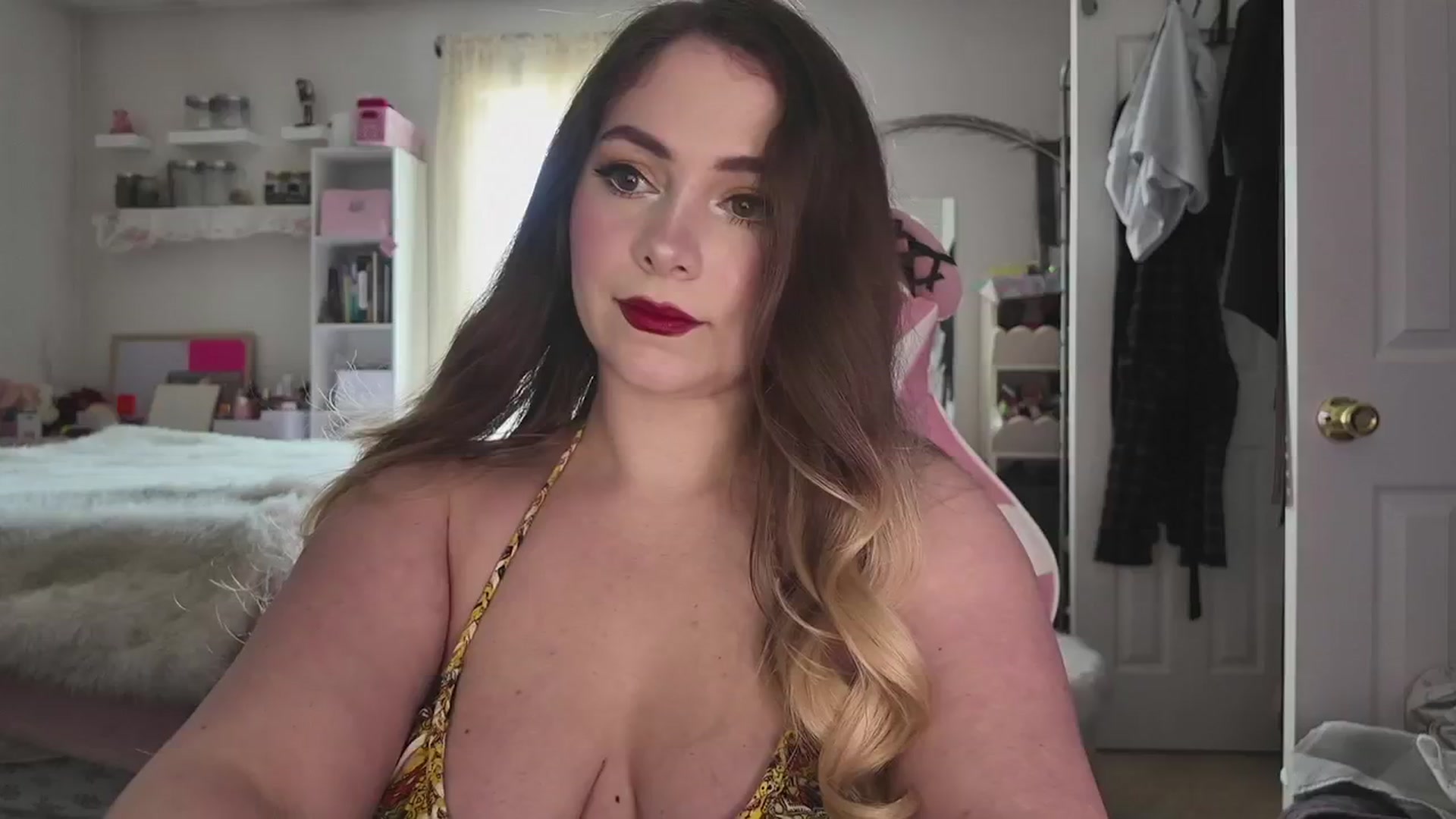 Gallery image thumbnail from lolypopbubble's myfreecams stream on, 04/03/2026, 18:57 image 11 of 20