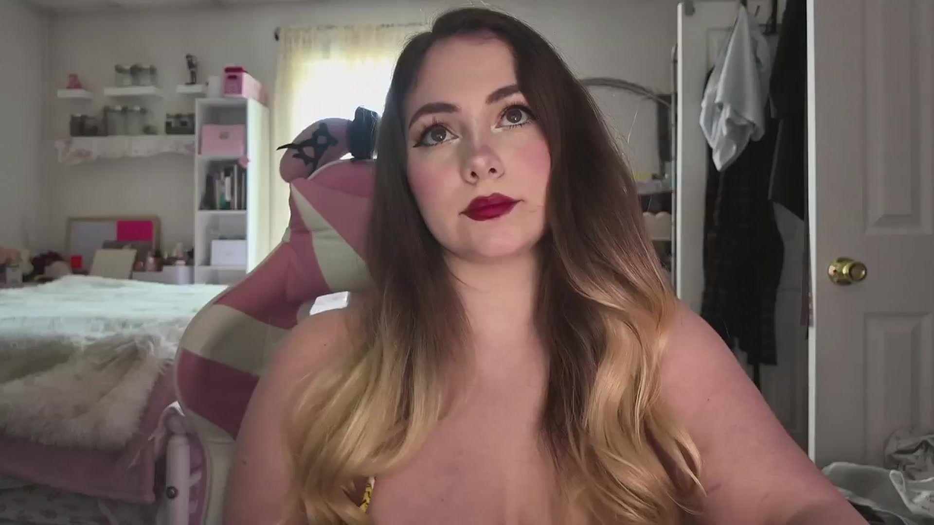 Gallery image thumbnail from lolypopbubble's myfreecams stream on, 04/03/2026, 18:57 image 18 of 20