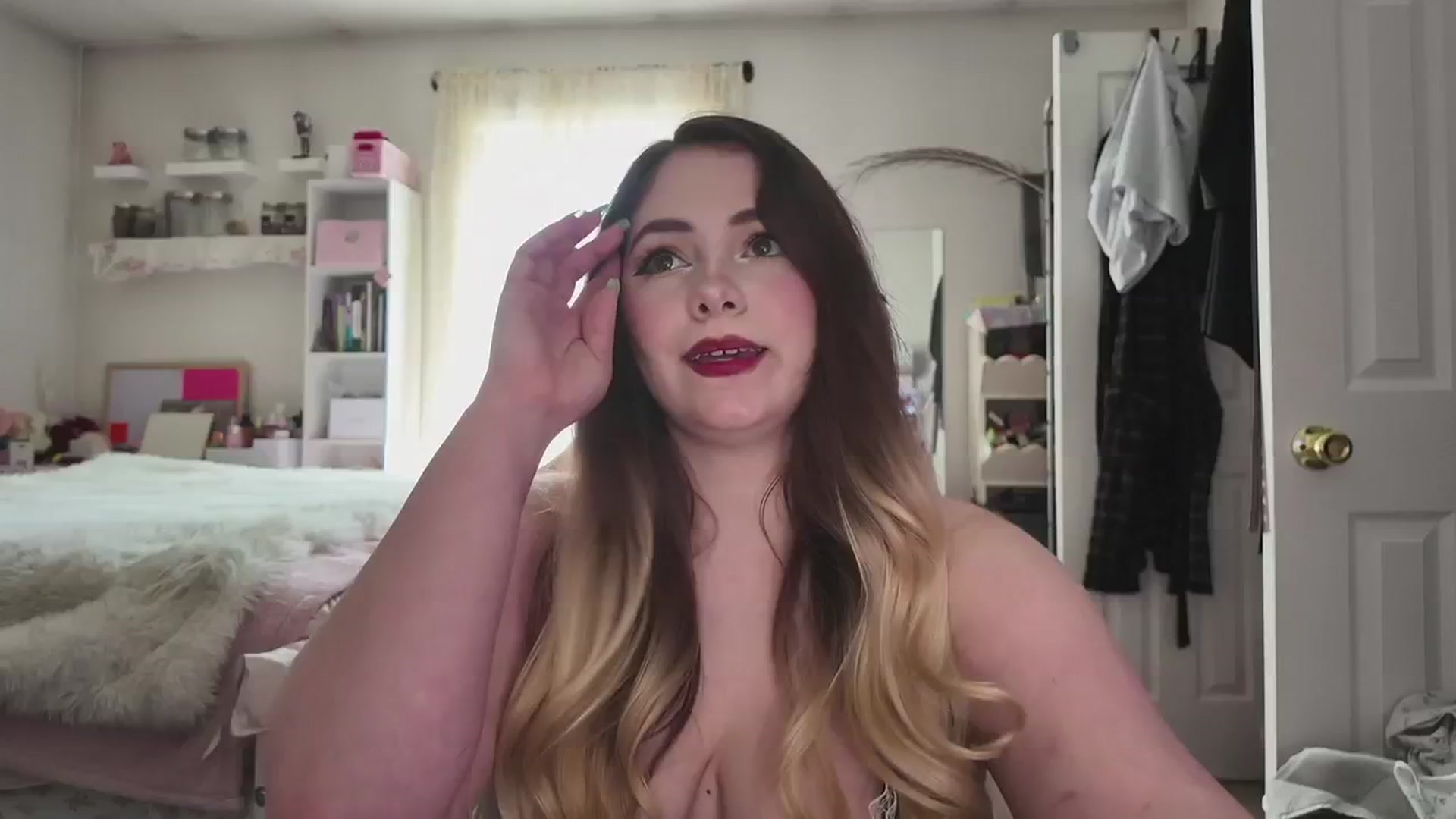 Gallery image thumbnail from lolypopbubble's myfreecams stream on, 04/03/2026, 20:29 image 6 of 20