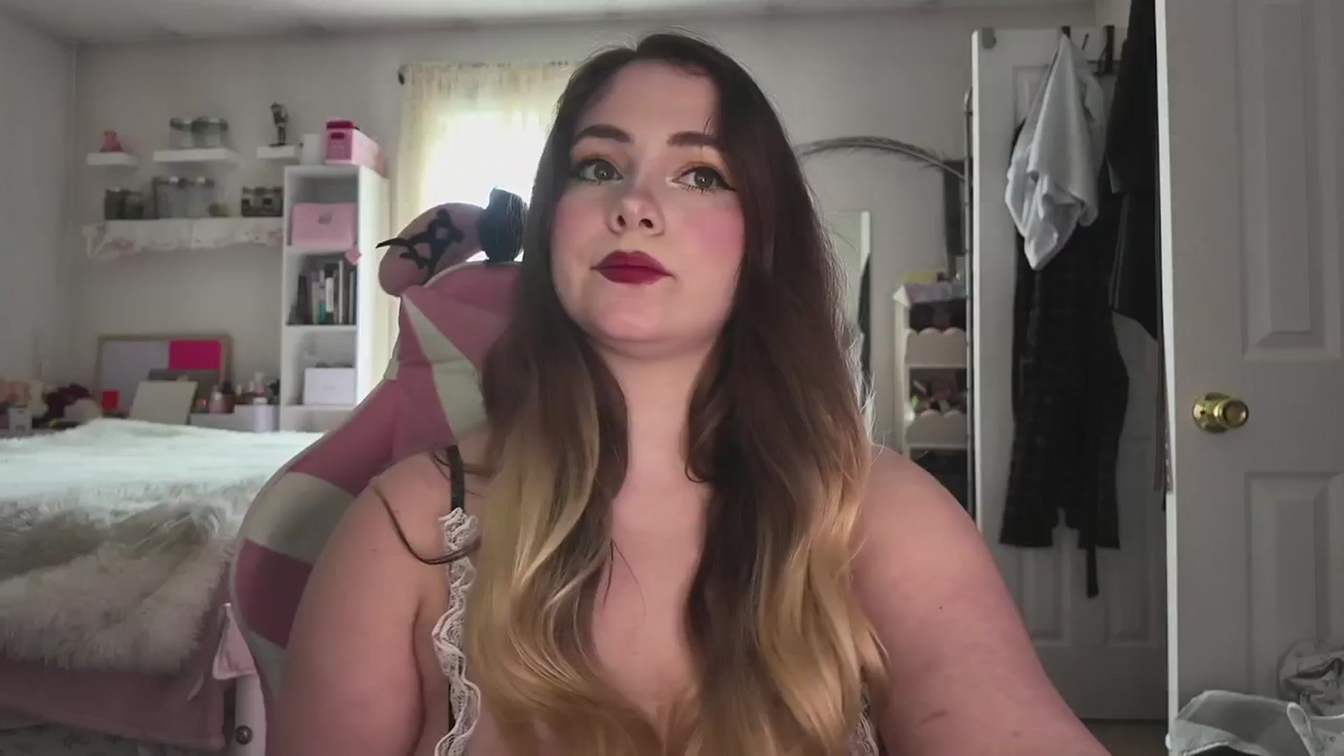 Gallery image thumbnail from lolypopbubble's myfreecams stream on, 04/03/2026, 20:29 image 2 of 20