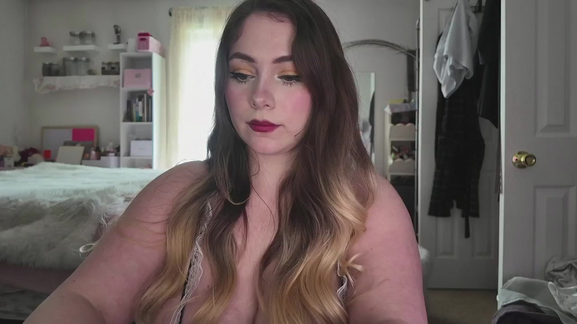 Gallery image thumbnail from lolypopbubble's myfreecams stream on, 04/03/2026, 20:29 image 12 of 20