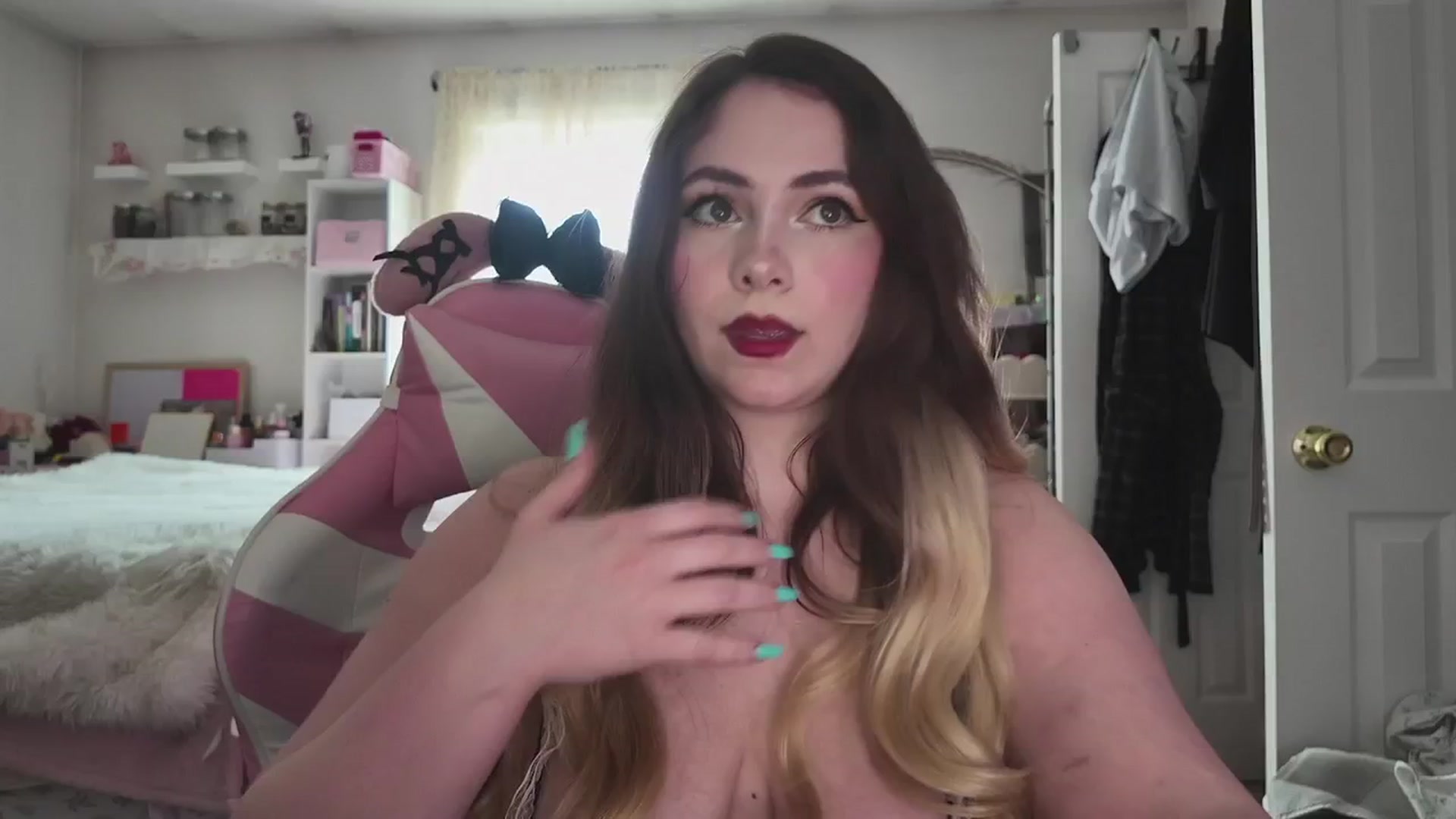Gallery image thumbnail from lolypopbubble's myfreecams stream on, 04/03/2026, 20:29 image 4 of 20