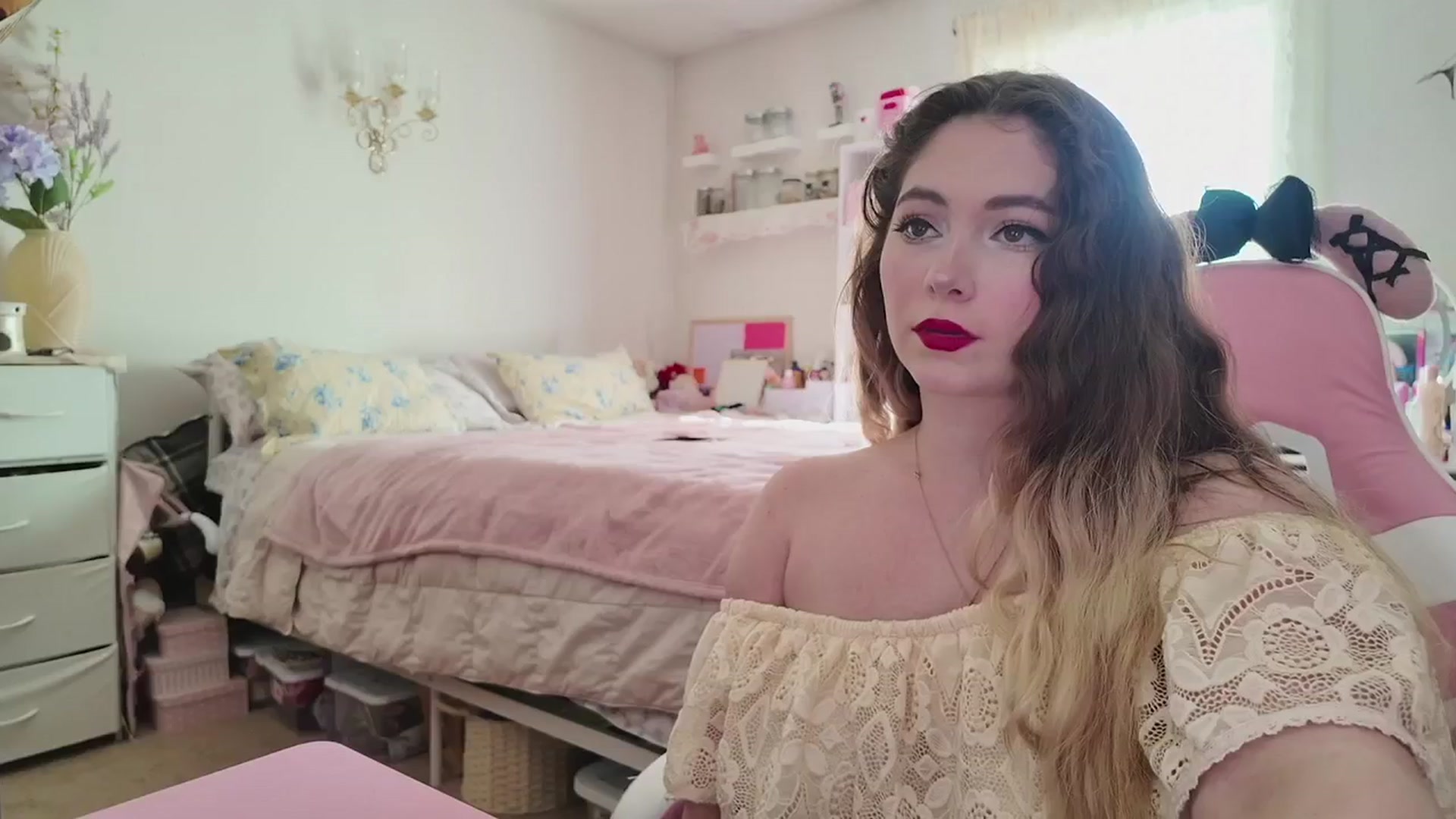 Gallery image thumbnail from lolypopbubble's myfreecams stream on, 04/22/2026, 21:00 image 8 of 20