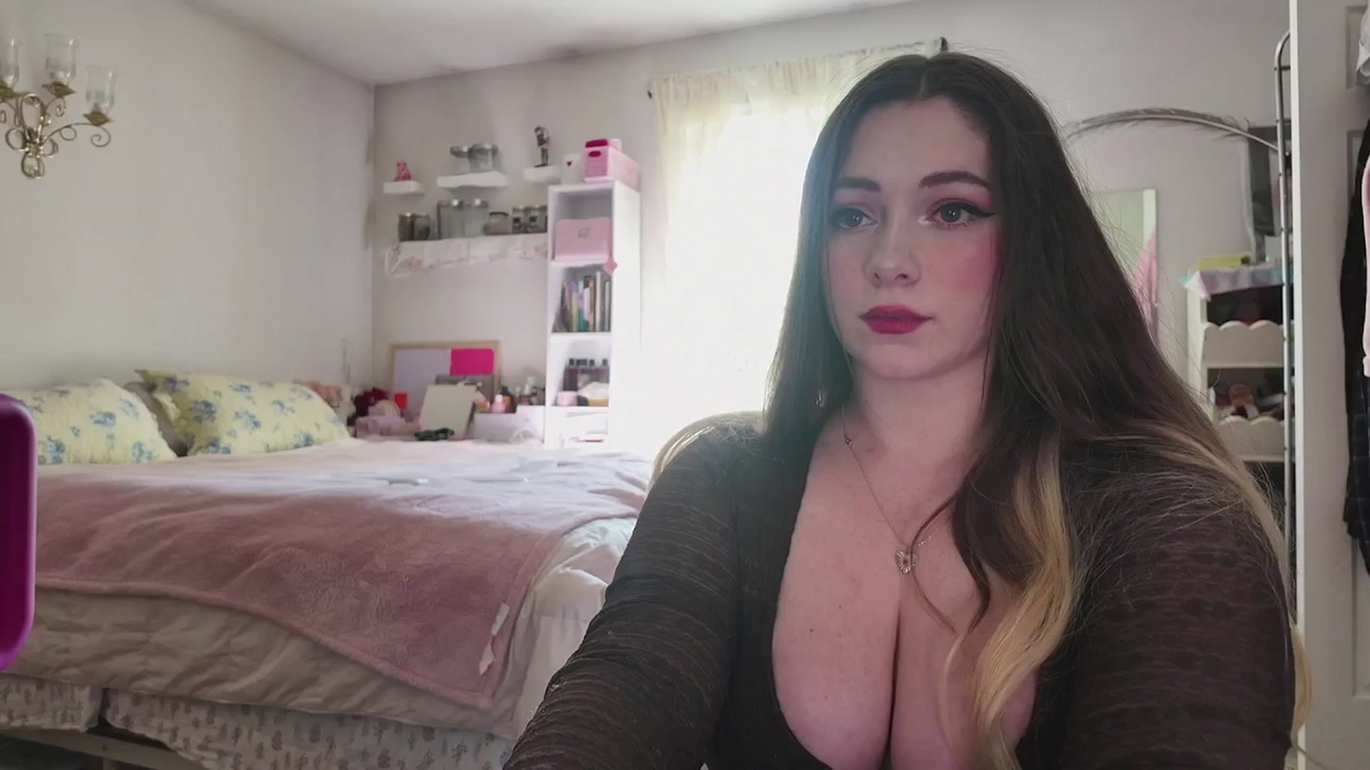 Gallery image thumbnail from lolypopbubble's myfreecams stream on, 04/23/2026, 20:21 image 8 of 20