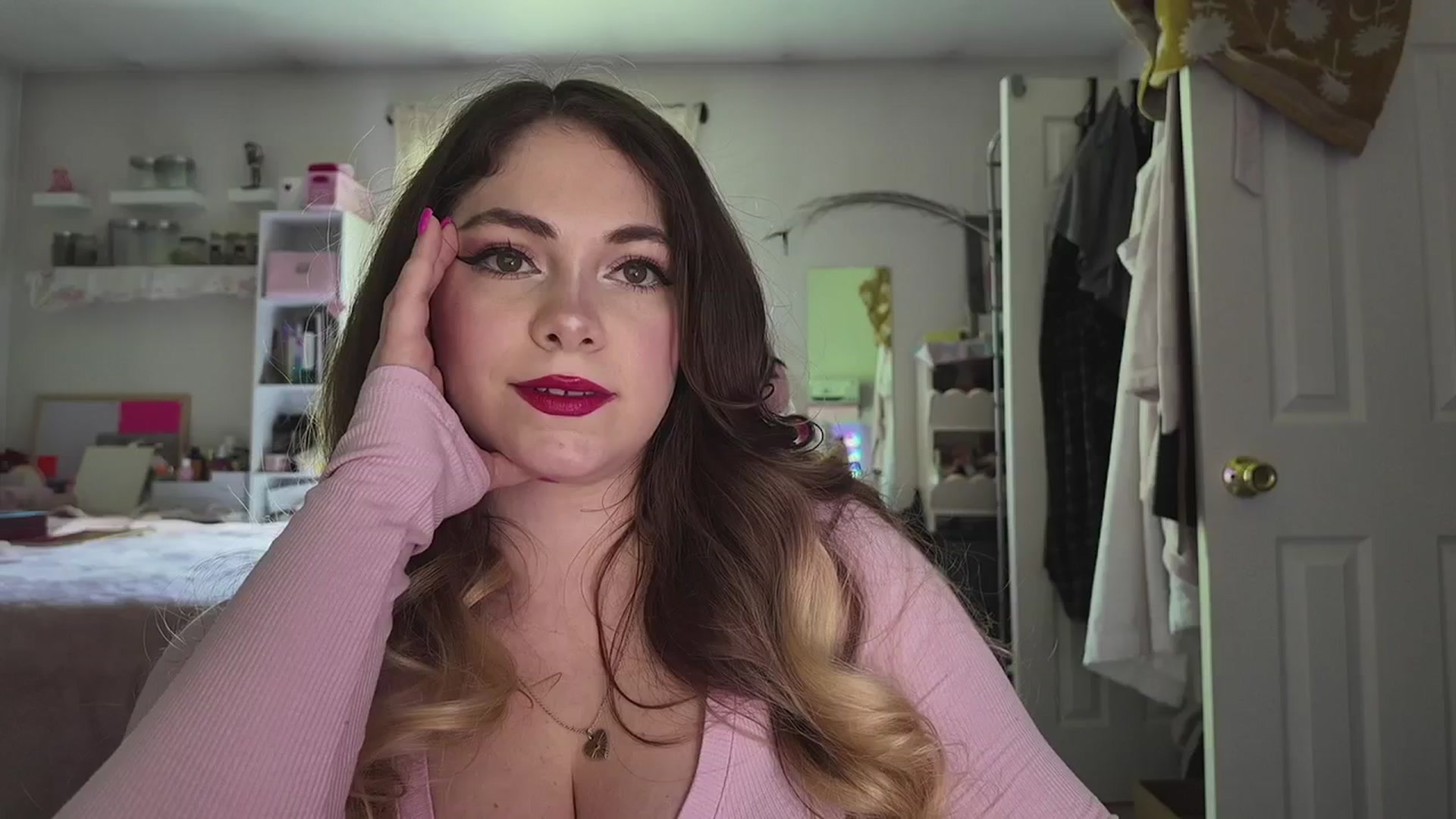 Gallery image thumbnail from lolypopbubble's myfreecams stream on, 04/27/2026, 21:16 image 2 of 20