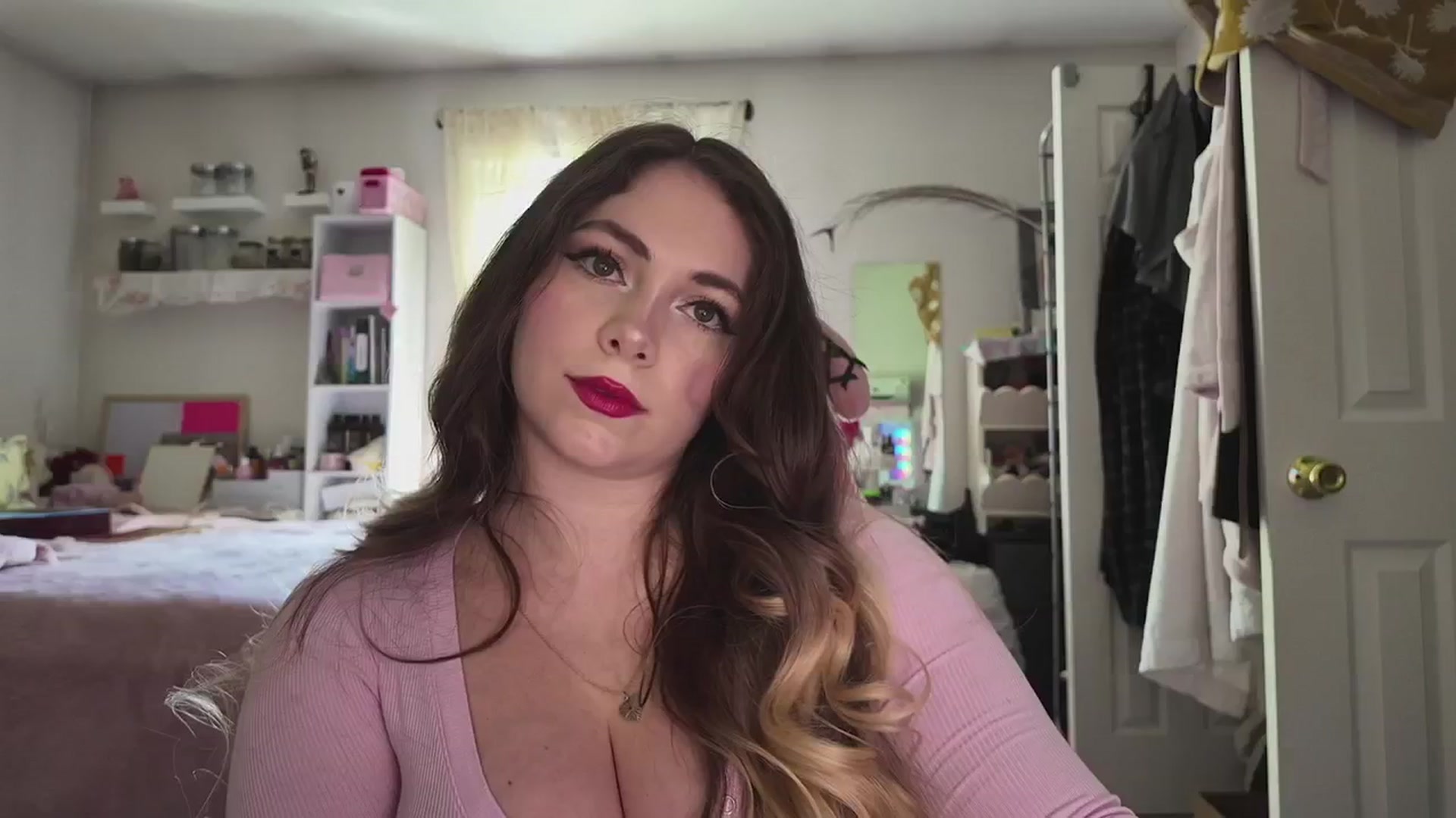 Gallery image thumbnail from lolypopbubble's myfreecams stream on, 04/27/2026, 21:16 image 5 of 20