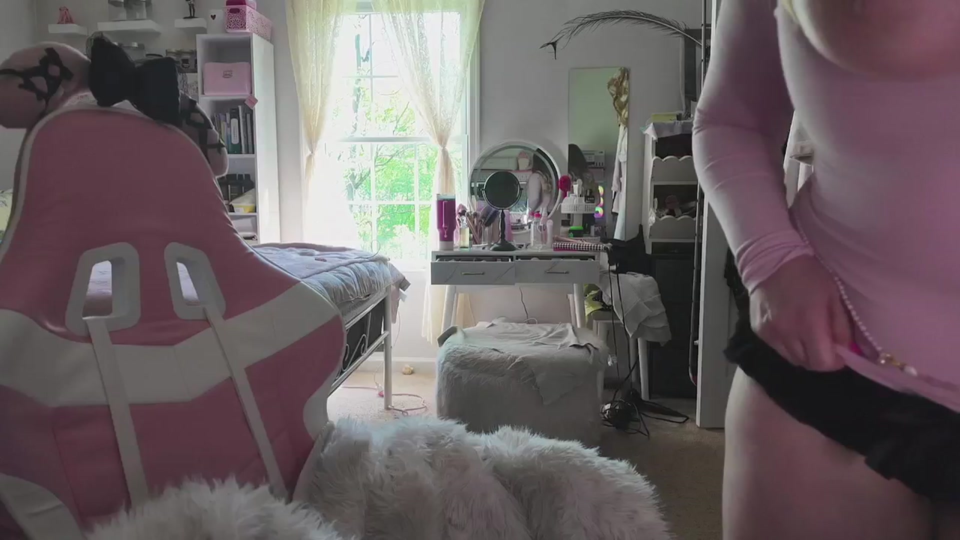 Gallery image thumbnail from lolypopbubble's myfreecams stream on, 04/27/2026, 21:16 image 6 of 20