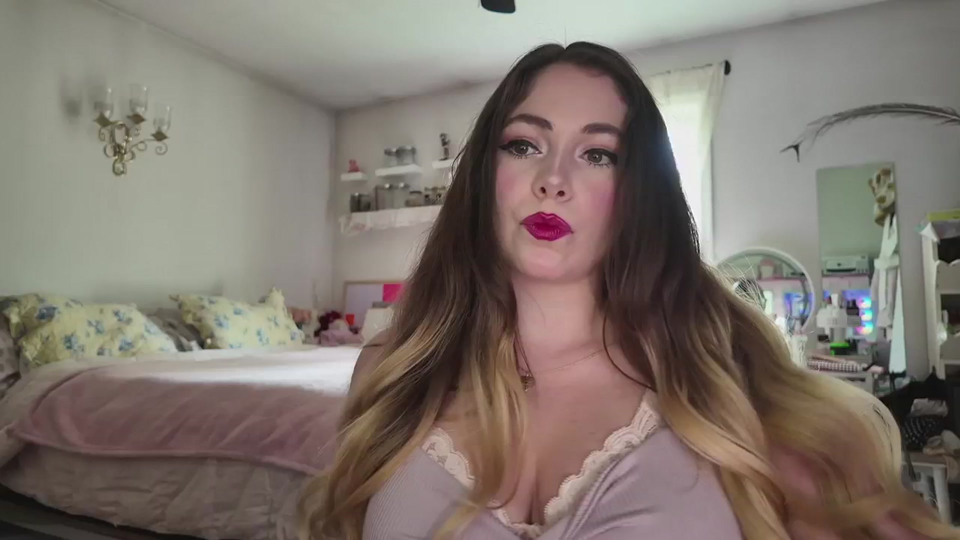 Gallery image thumbnail from lolypopbubble's myfreecams stream on, 04/28/2026, 20:22 image 8 of 20