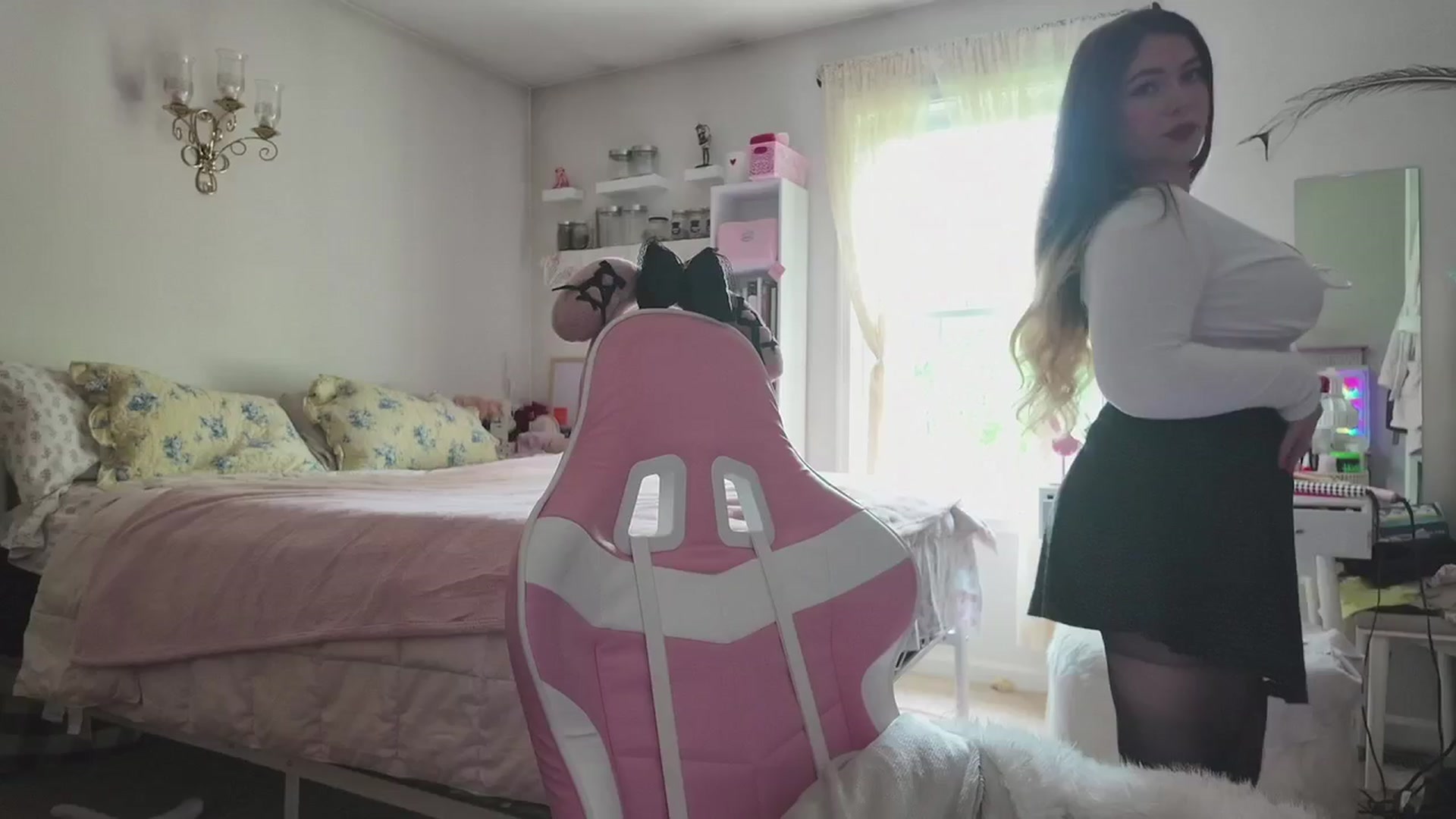 Gallery image thumbnail from lolypopbubble's myfreecams stream on, 04/29/2026, 19:33 image 10 of 20