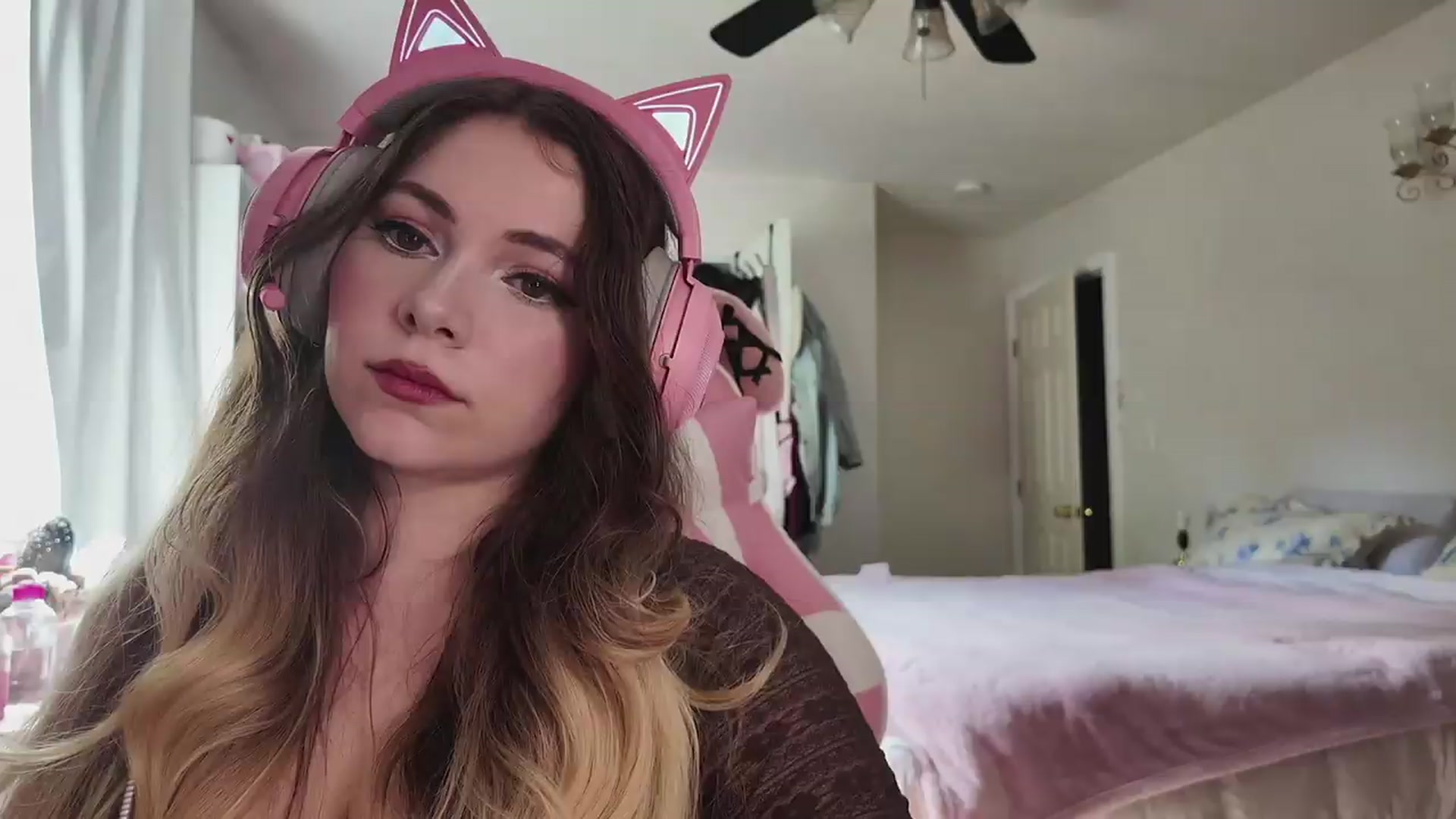 Gallery image thumbnail from lolypopbubble's myfreecams stream on, 05/12/2026, 21:14 image 9 of 20