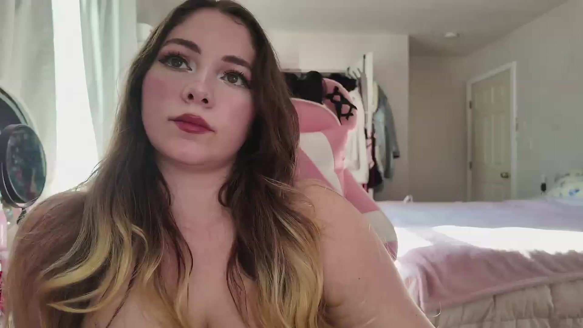 Gallery image thumbnail from lolypopbubble's myfreecams stream on, 05/12/2026, 23:04 image 8 of 20