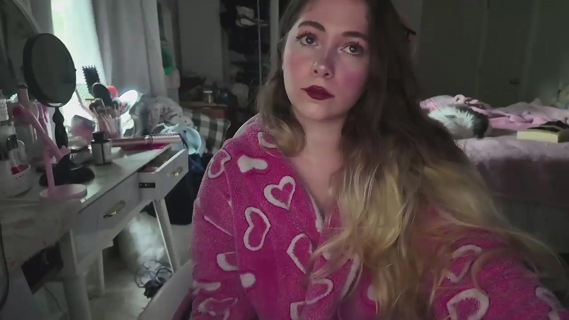 Gallery image thumbnail from lolypopbubble's myfreecams stream on, 05/20/2026, 21:07 image 19 of 20