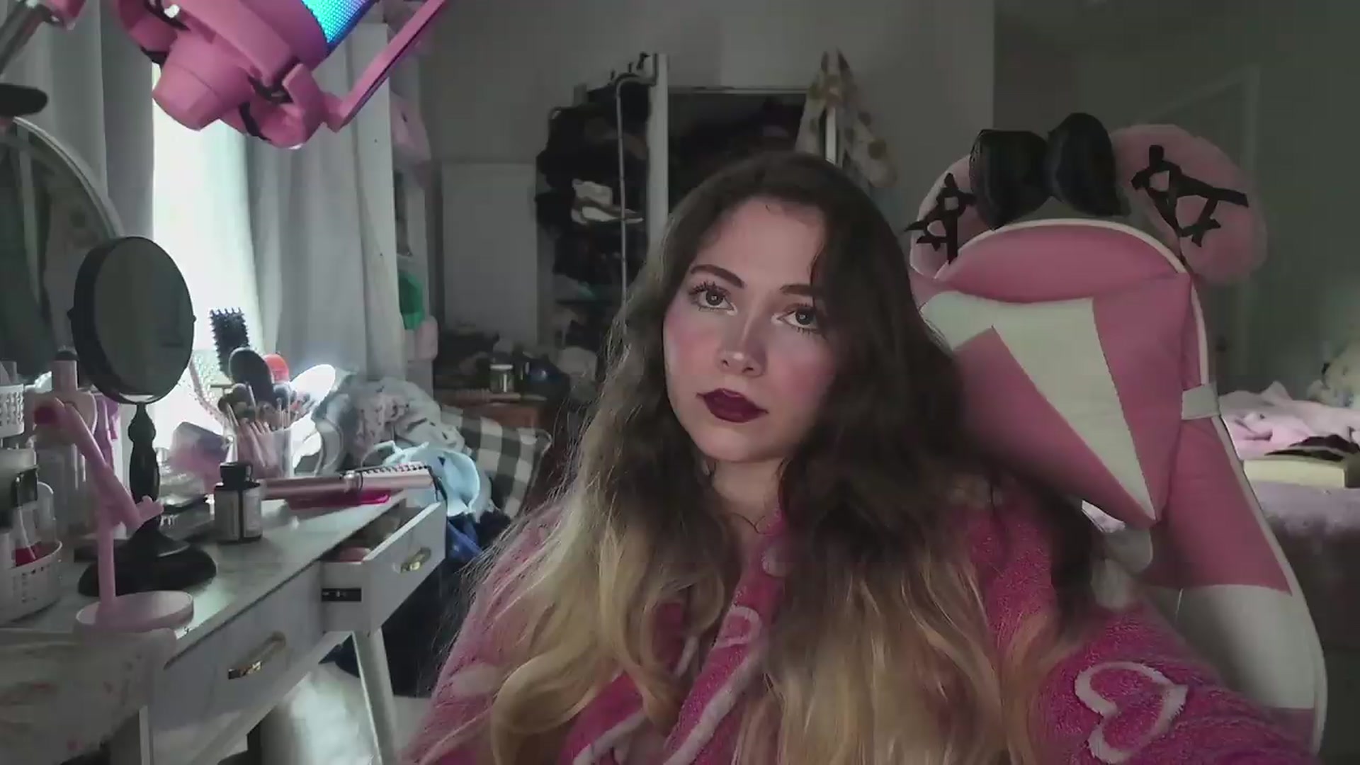 Gallery image thumbnail from lolypopbubble's myfreecams stream on, 05/20/2026, 21:07 image 7 of 20