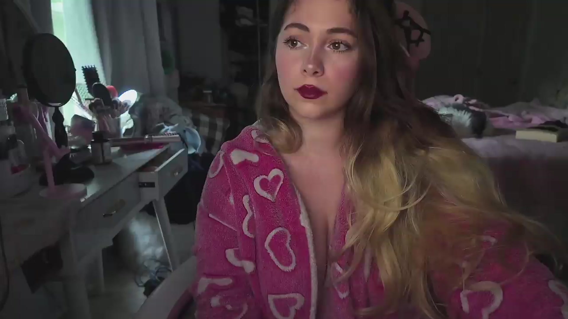 Gallery image thumbnail from lolypopbubble's myfreecams stream on, 05/20/2026, 21:07 image 18 of 20