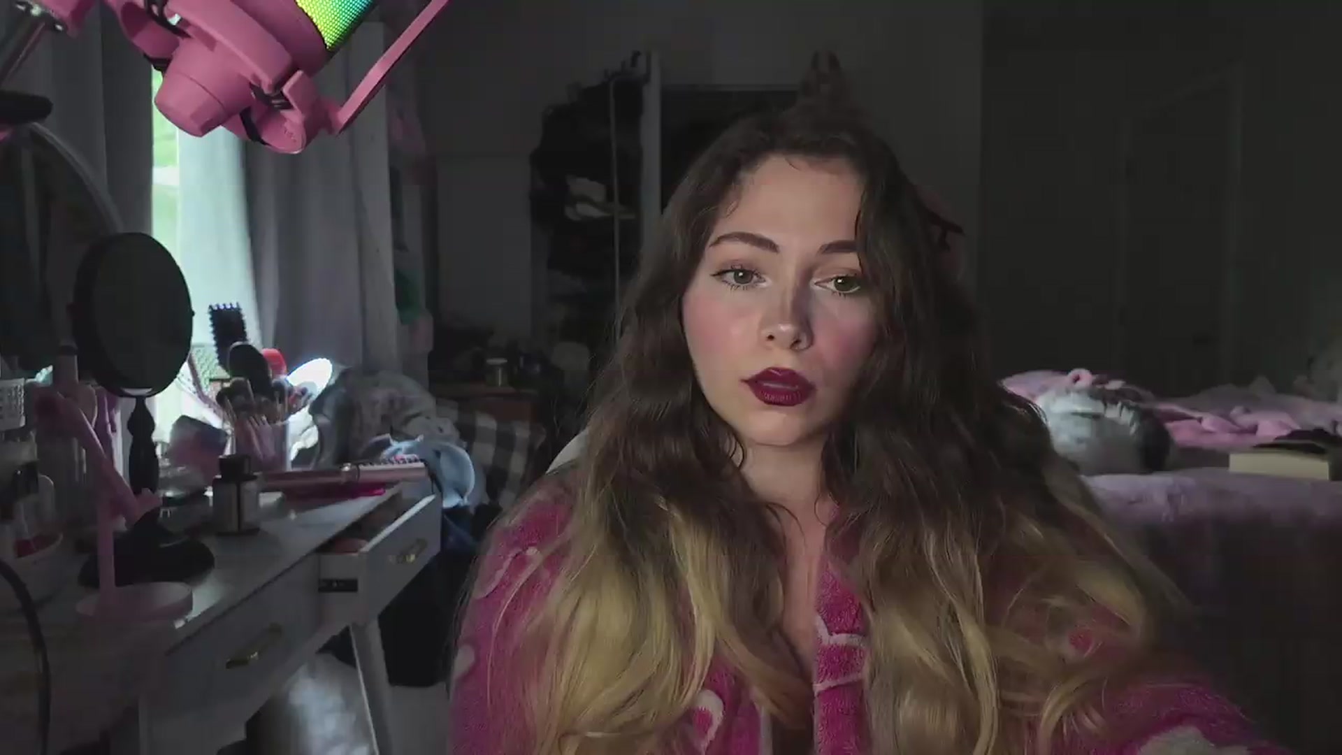 Gallery image thumbnail from lolypopbubble's myfreecams stream on, 05/20/2026, 21:07 image 6 of 20