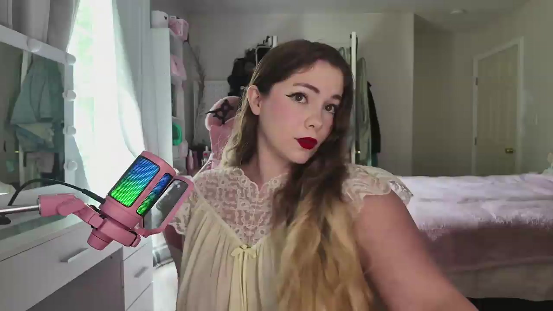 Gallery image thumbnail from lolypopbubble's myfreecams stream on, 06/01/2026, 19:36 image 5 of 20