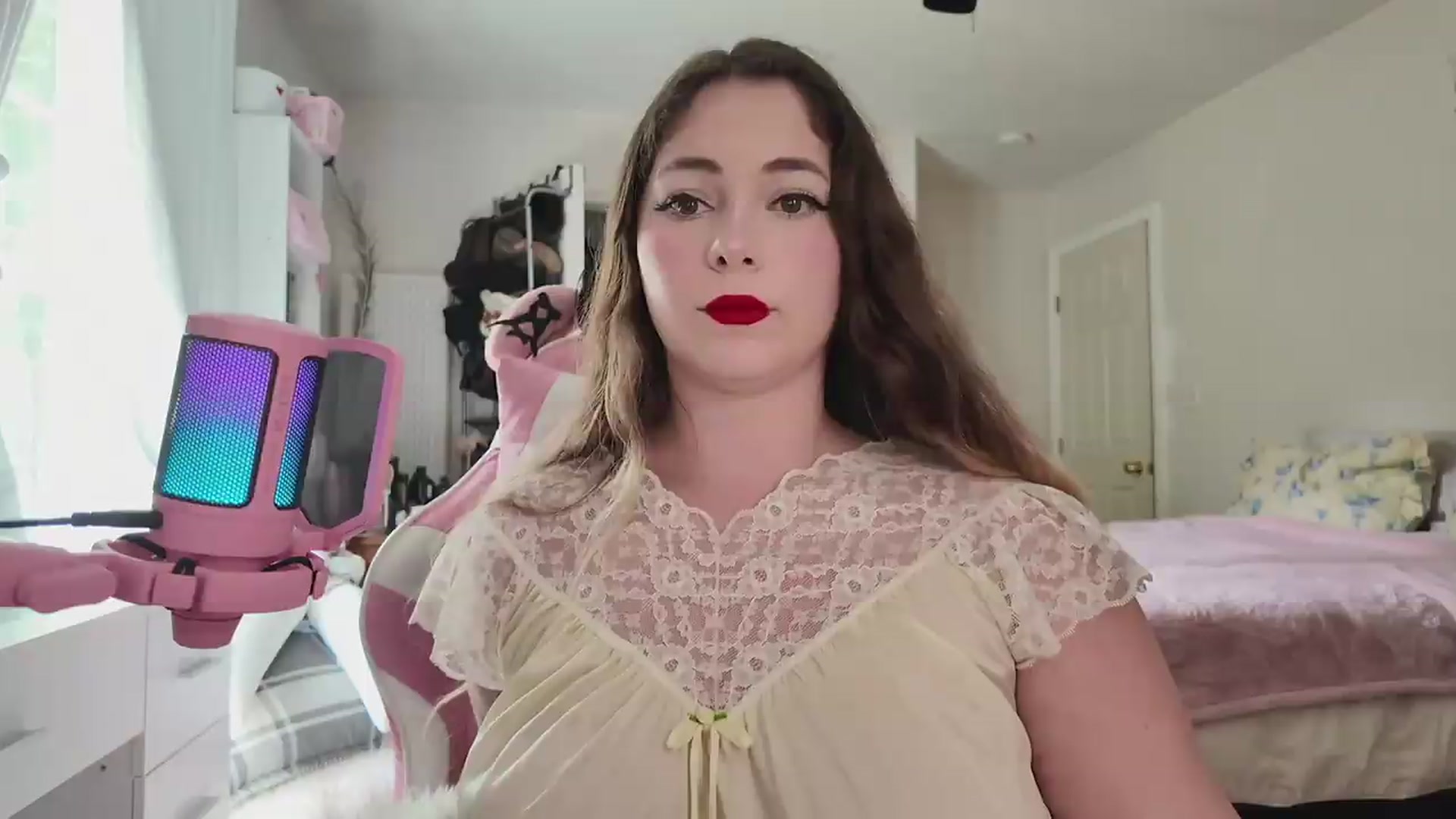 Gallery image thumbnail from lolypopbubble's myfreecams stream on, 06/01/2026, 20:23 image 5 of 20