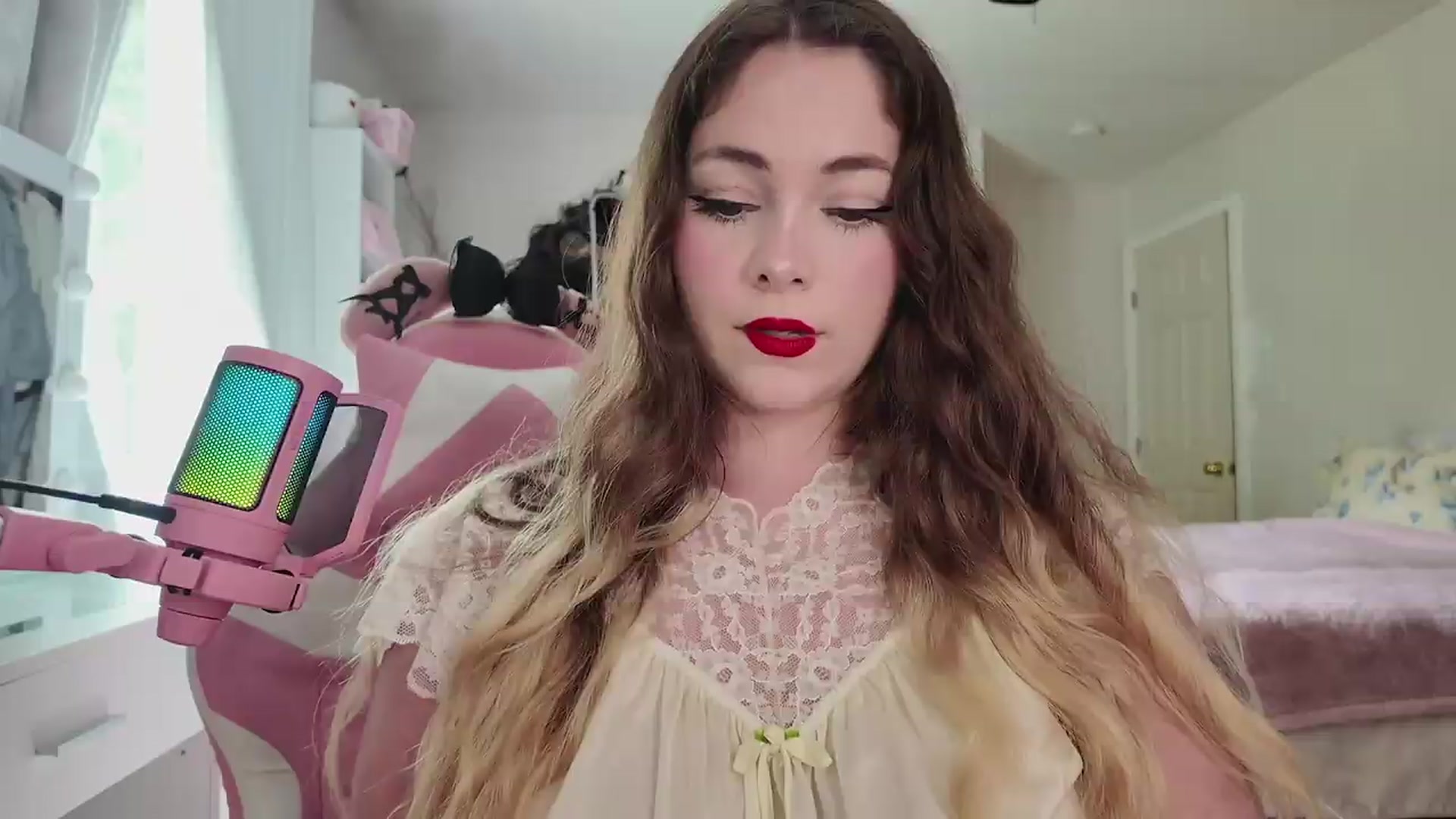 Gallery image thumbnail from lolypopbubble's myfreecams stream on, 06/01/2026, 20:23 image 11 of 20