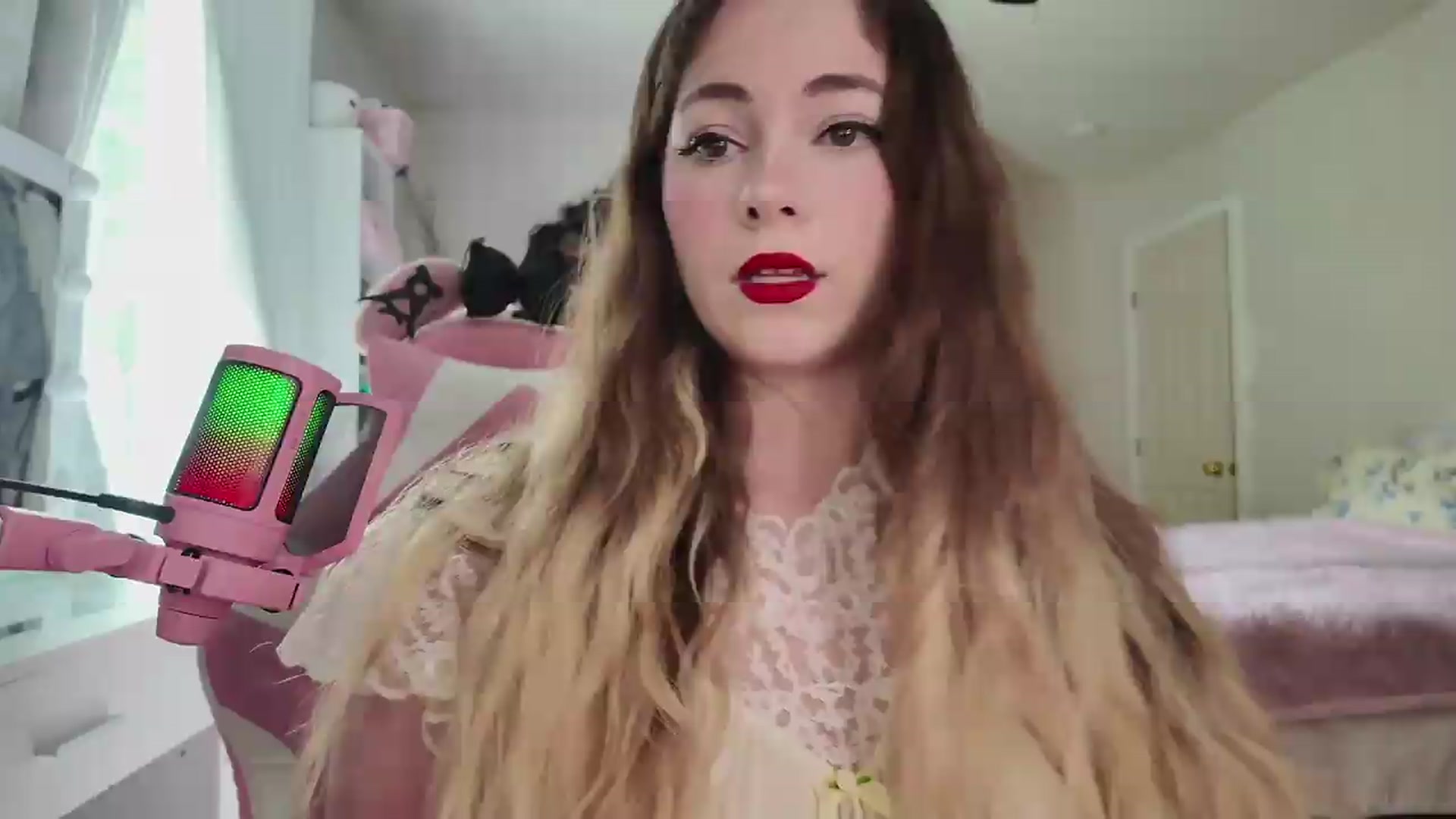 Gallery image thumbnail from lolypopbubble's myfreecams stream on, 06/01/2026, 20:23 image 15 of 20