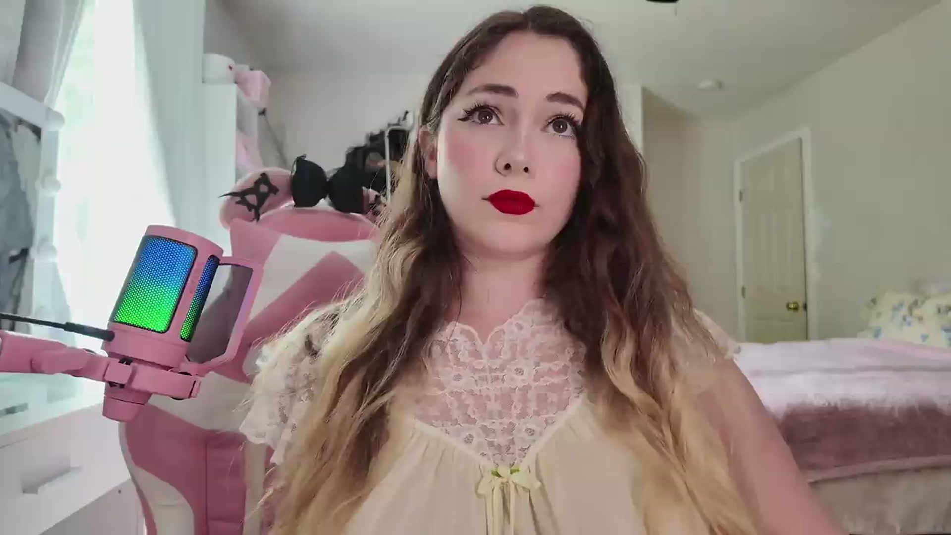 Gallery image thumbnail from lolypopbubble's myfreecams stream on, 06/01/2026, 20:23 image 12 of 20