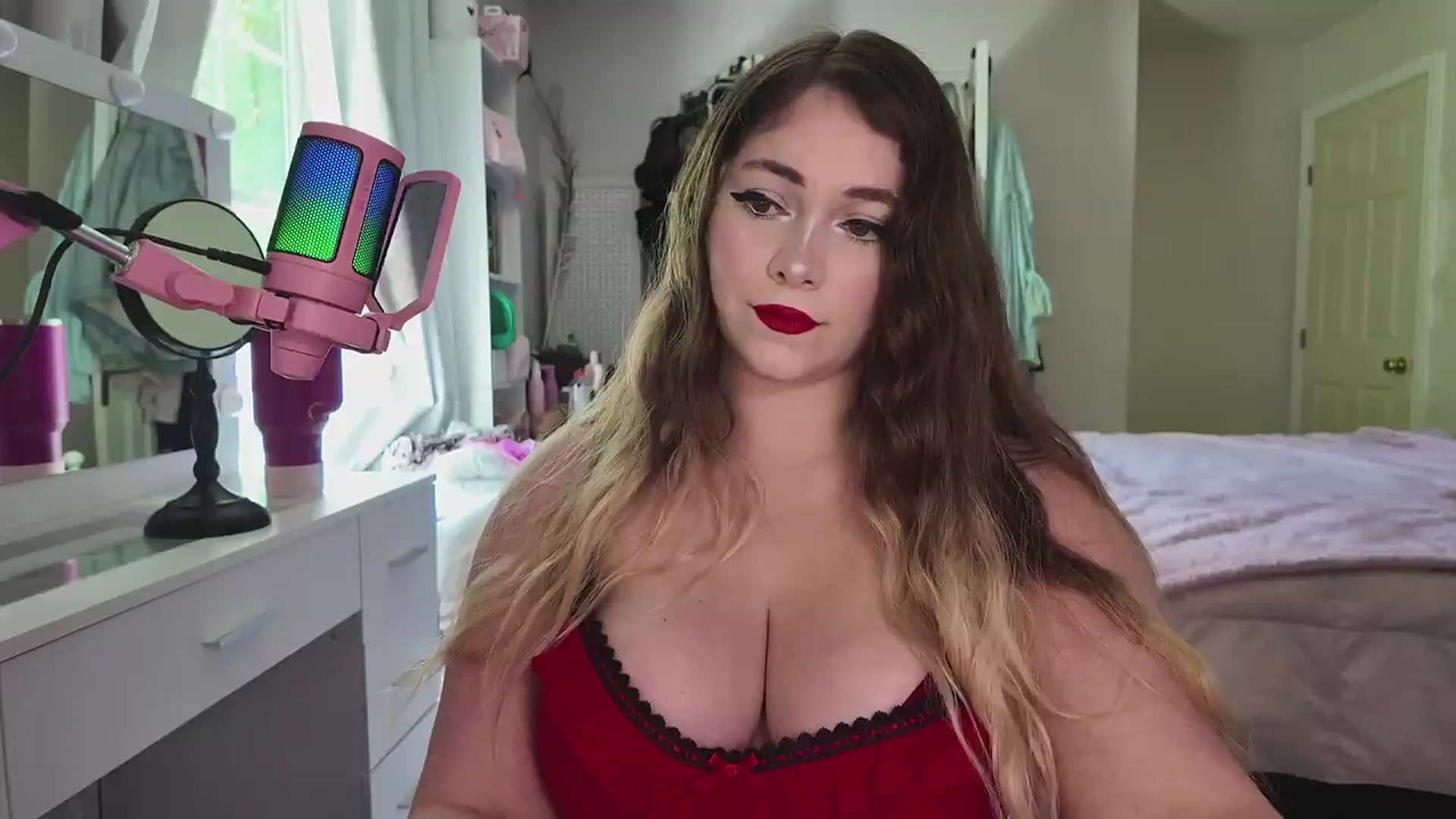 Gallery image thumbnail from lolypopbubble's myfreecams stream on, 06/02/2026, 21:12 image 2 of 20