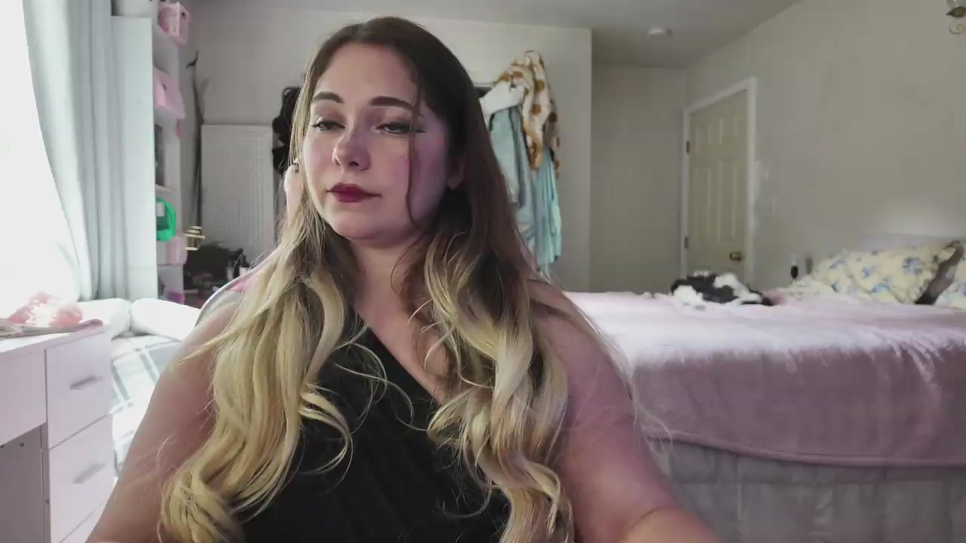 Gallery image thumbnail from lolypopbubble's myfreecams stream on, 06/12/2026, 20:41 image 19 of 20