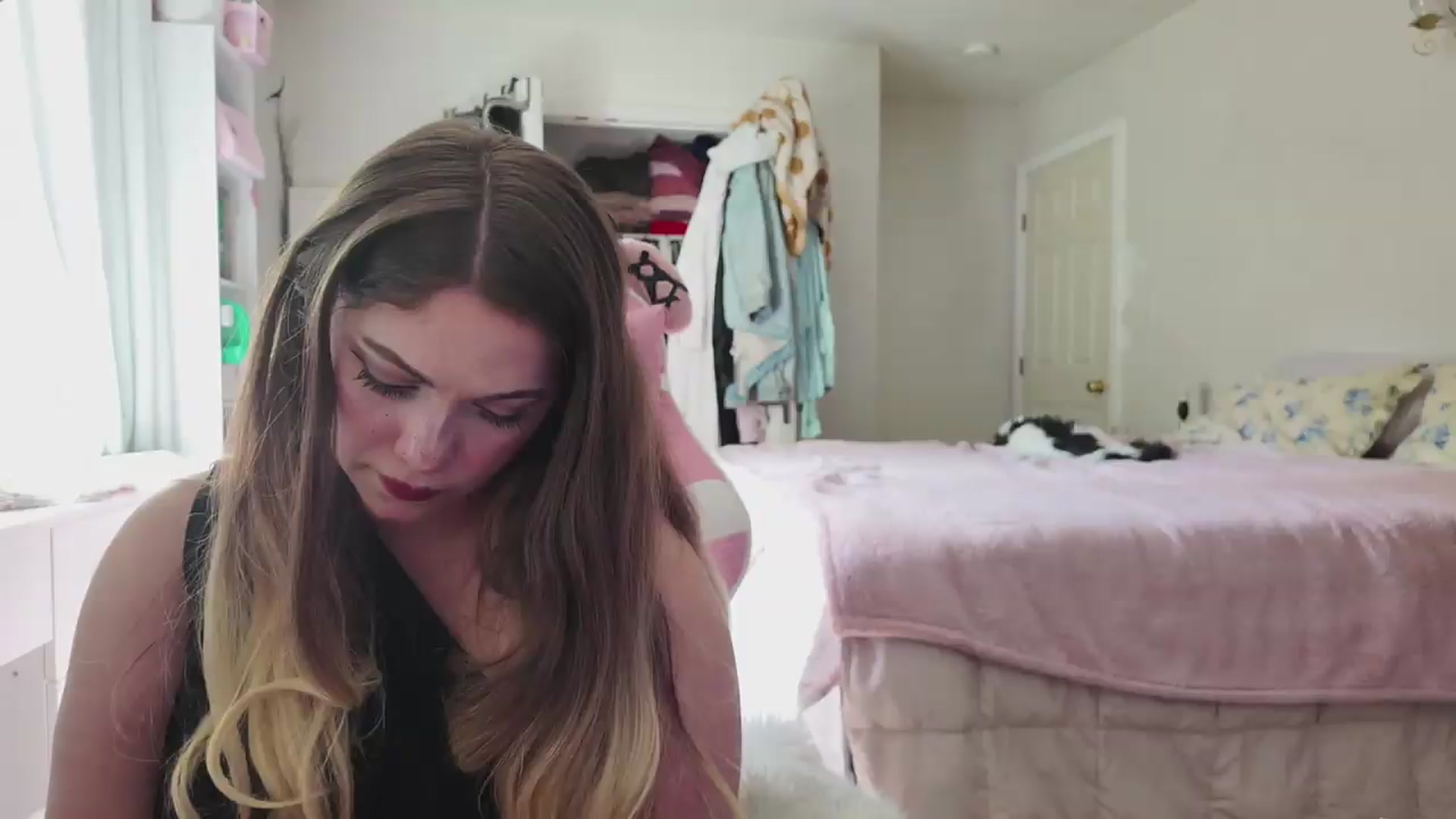 Gallery image thumbnail from lolypopbubble's myfreecams stream on, 06/12/2026, 20:41 image 8 of 20