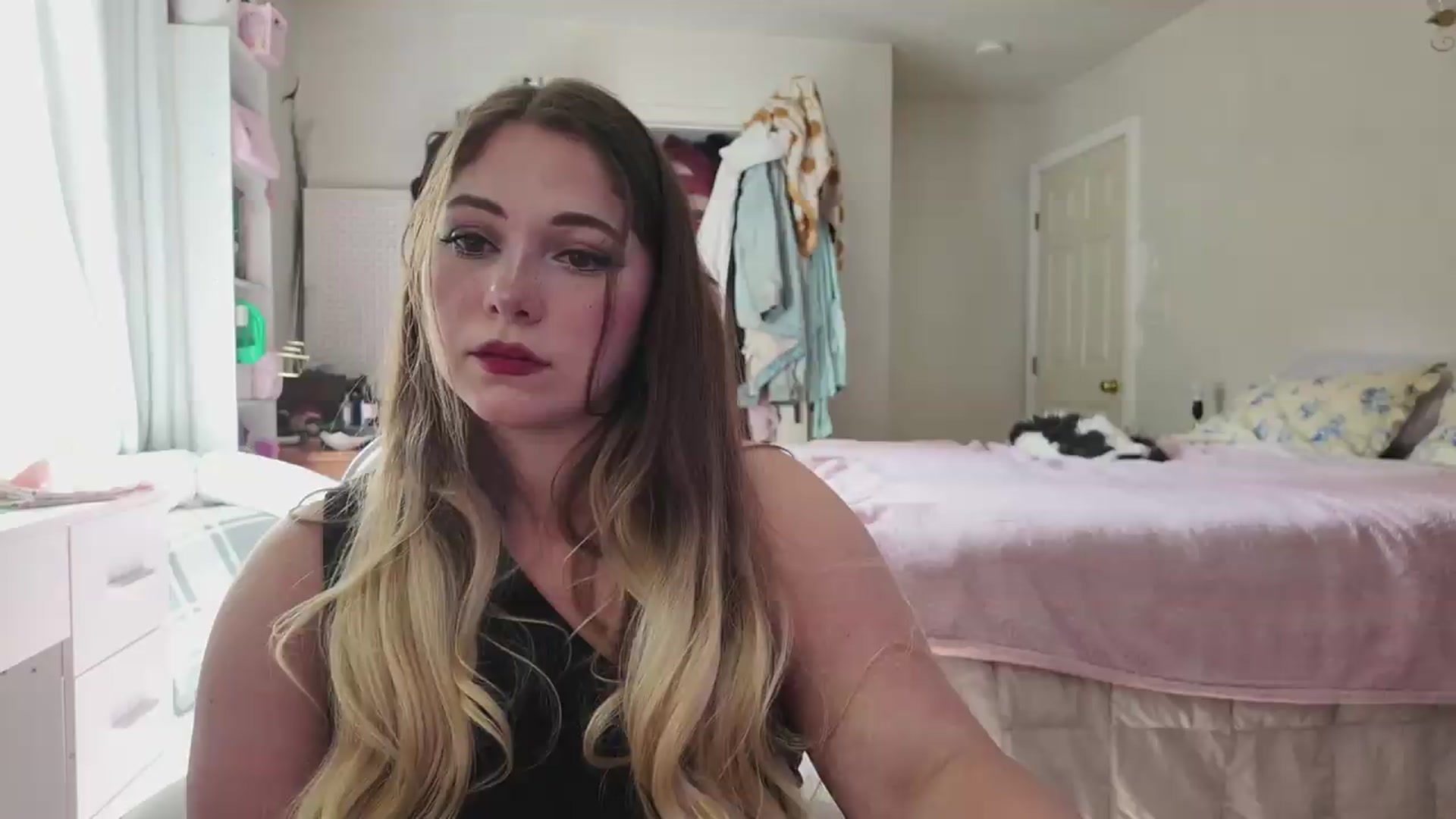 Gallery image thumbnail from lolypopbubble's myfreecams stream on, 06/12/2026, 20:41 image 20 of 20