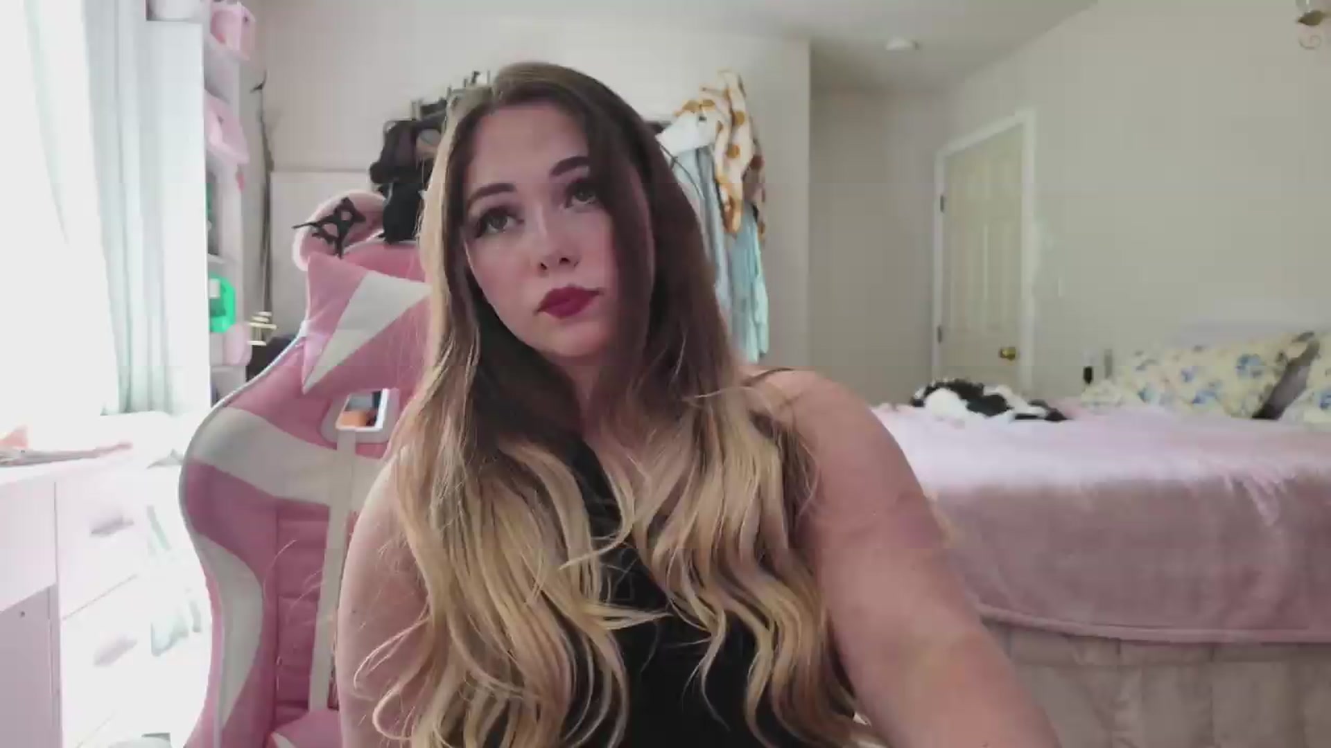 Gallery image thumbnail from lolypopbubble's myfreecams stream on, 06/12/2026, 20:41 image 16 of 20