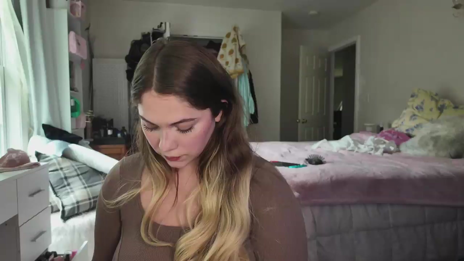 Gallery image thumbnail from lolypopbubble's myfreecams stream on, 06/18/2026, 20:52 image 5 of 20