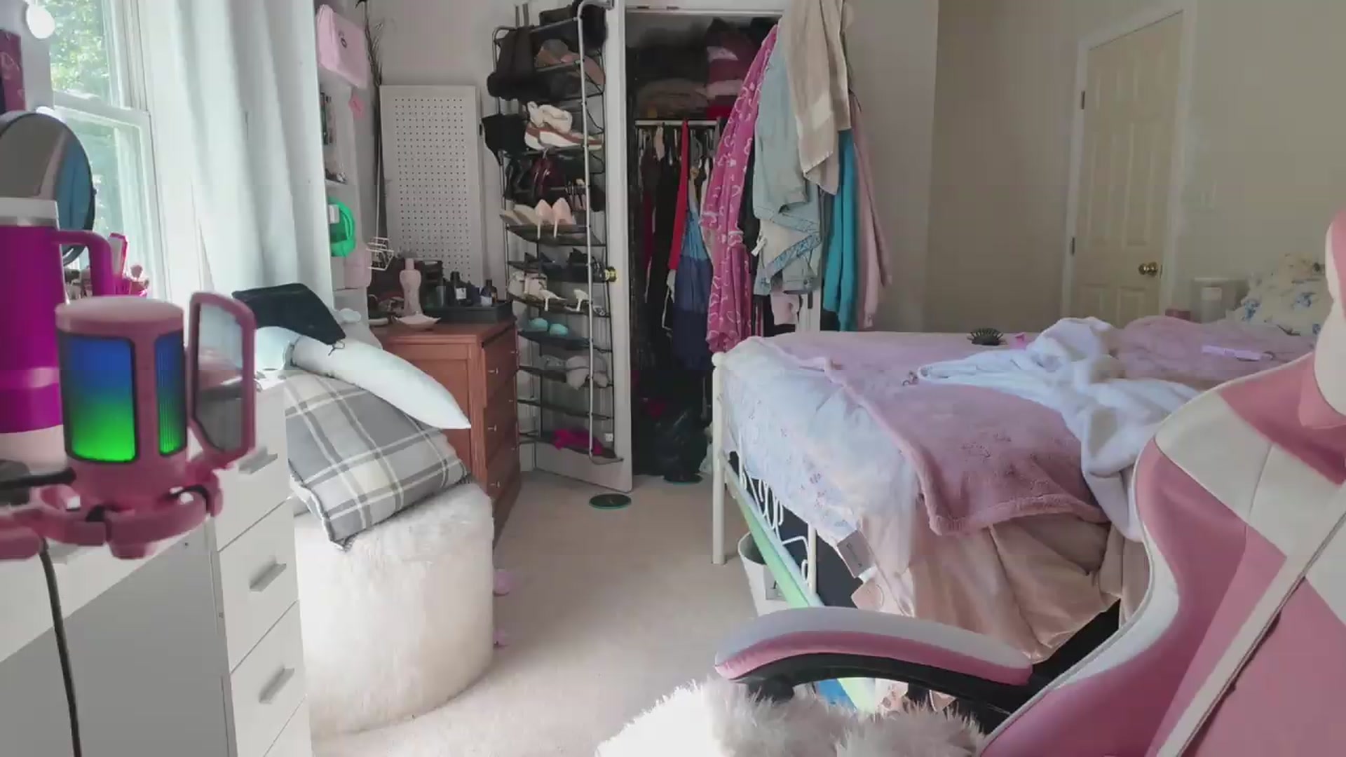 Gallery image thumbnail from lolypopbubble's myfreecams stream on, 06/19/2026, 20:42 image 20 of 20