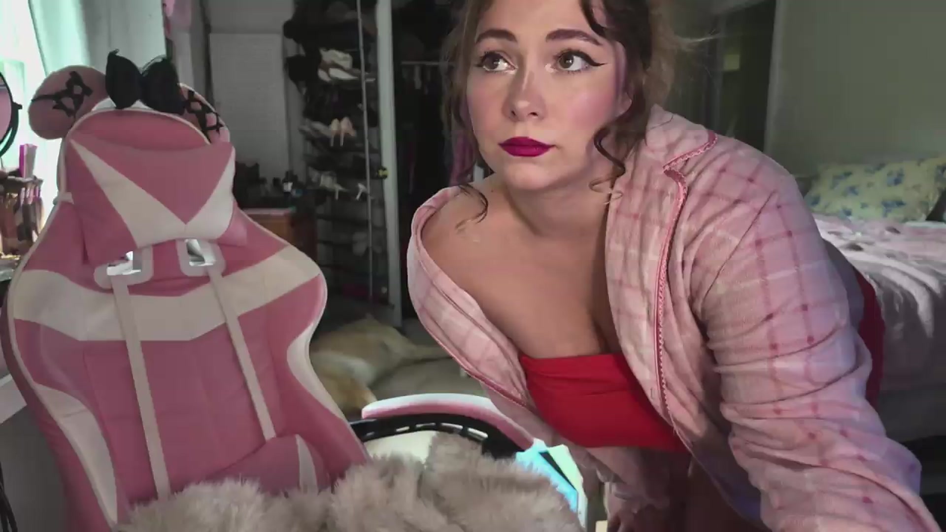 Gallery image thumbnail from lolypopbubble's myfreecams stream on, 06/22/2026, 19:54 image 4 of 20