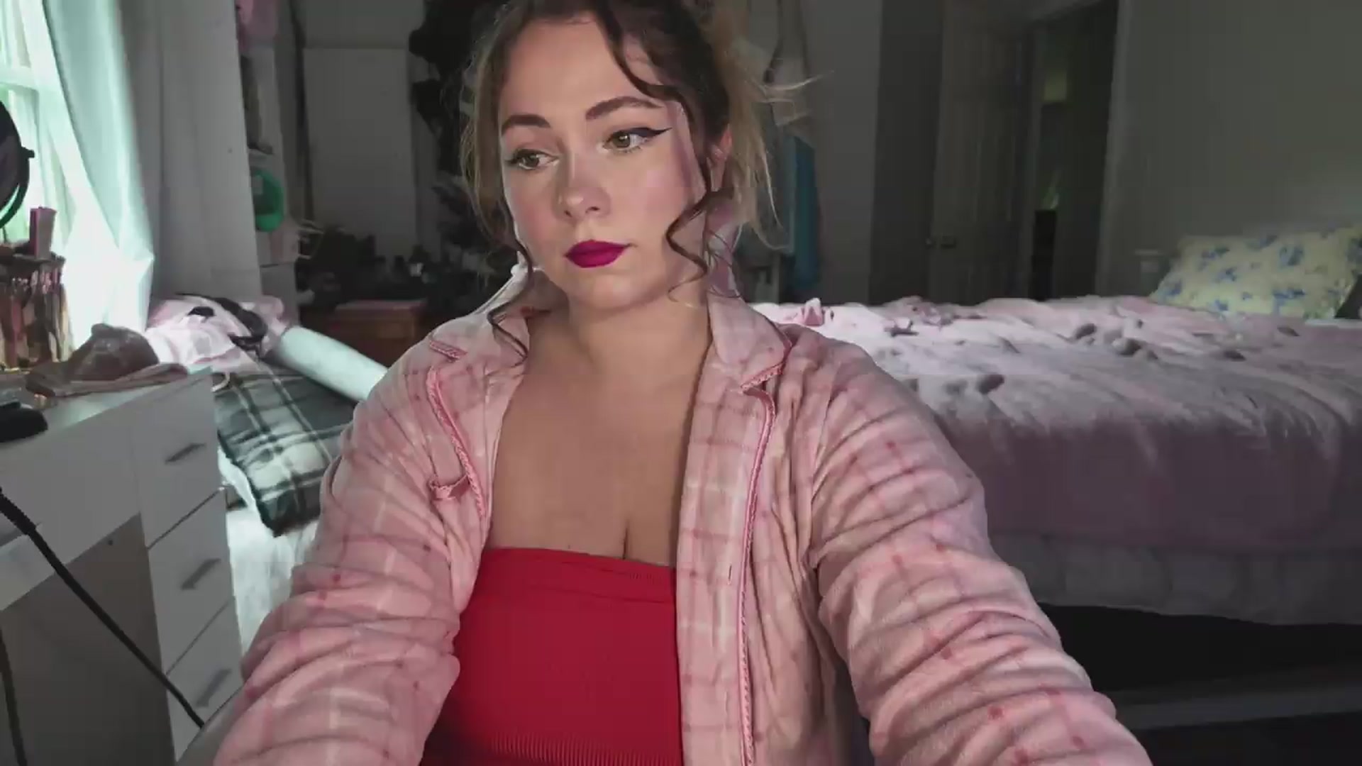 Gallery image thumbnail from lolypopbubble's myfreecams stream on, 06/22/2026, 19:54 image 10 of 20